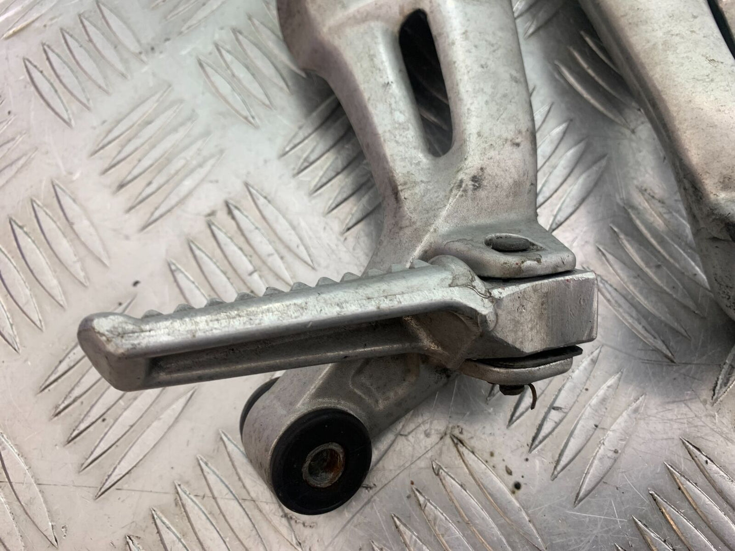 HONDA CBR1100 BLACKBIRD REAR HANGERS  YEAR 1999-2005 (CMB1103)