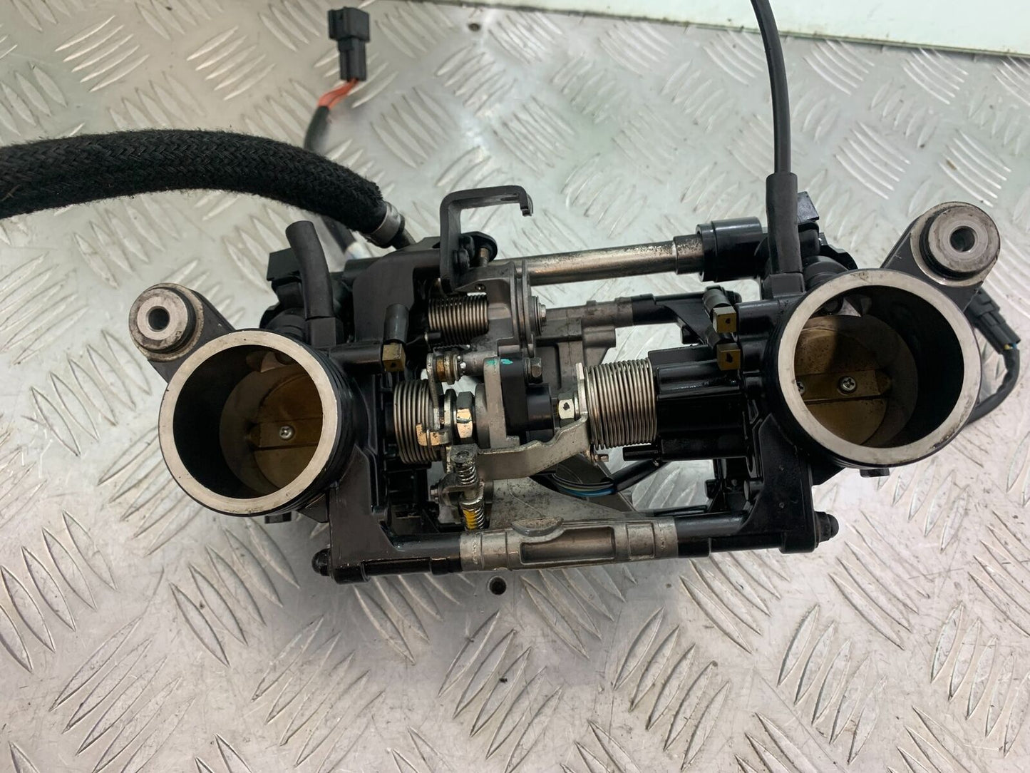 TRIUMPH THUNDERBIRD 1600 THROTTLE BODIES  YEAR 2011 (CMB1107)