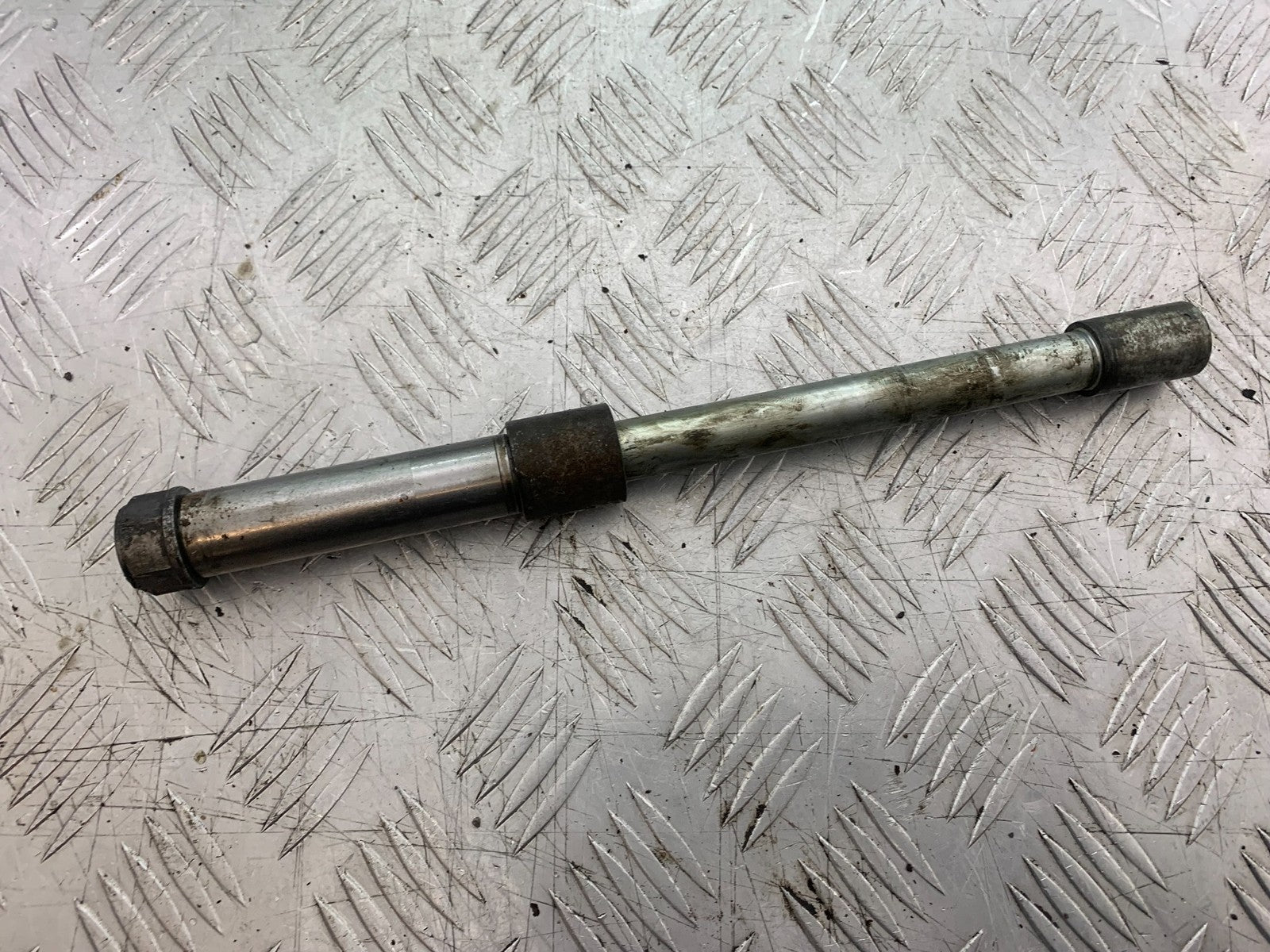 HONDA VT750 SHADOW REAR WHEEL SPINDLE   YEAR 2003-2004 (CMB1265)