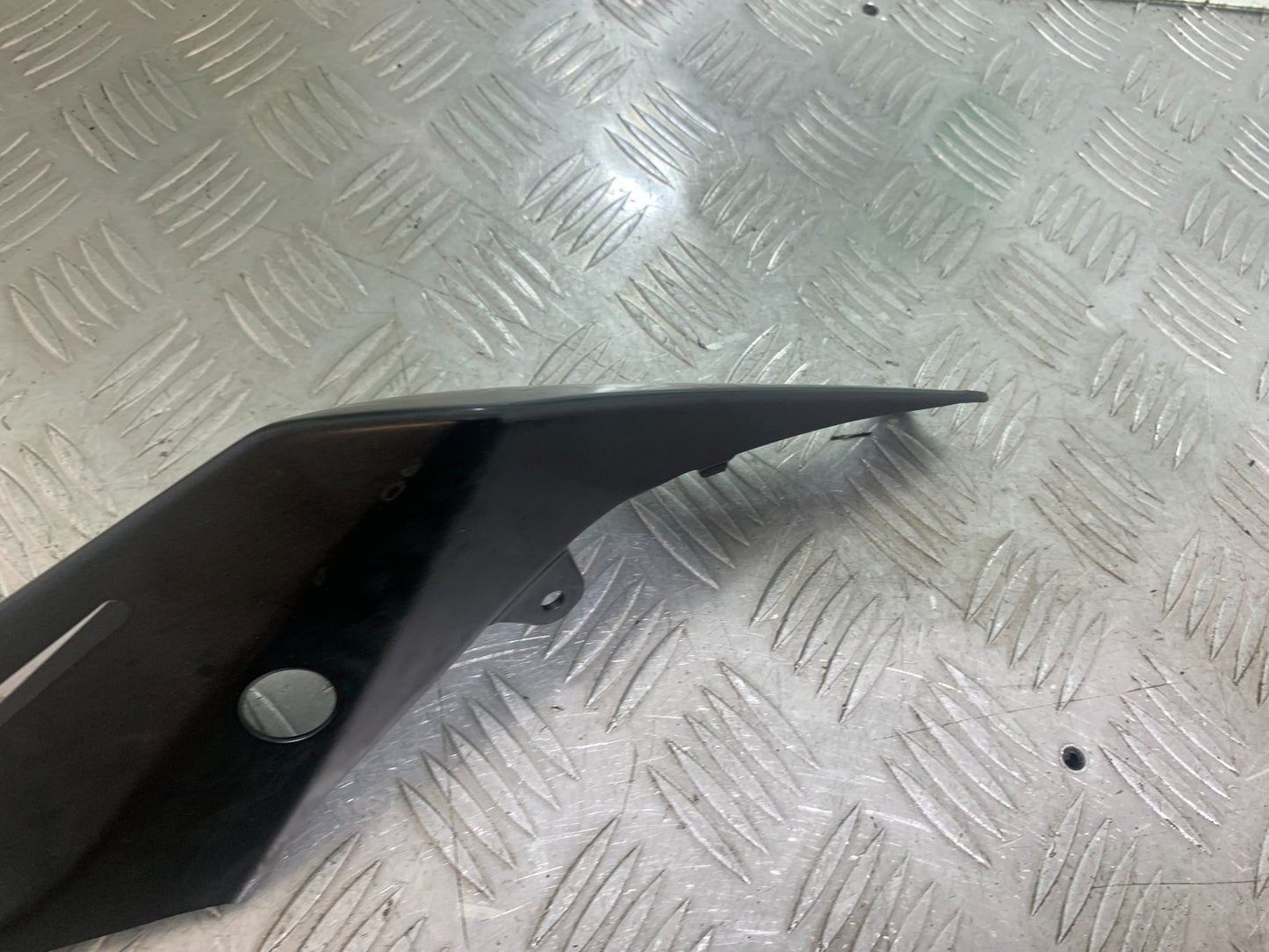 KAWASAKI Z125 Z 125 RIGHT SEAT PANEL  YEAR  2018-2023 (CMB1167)