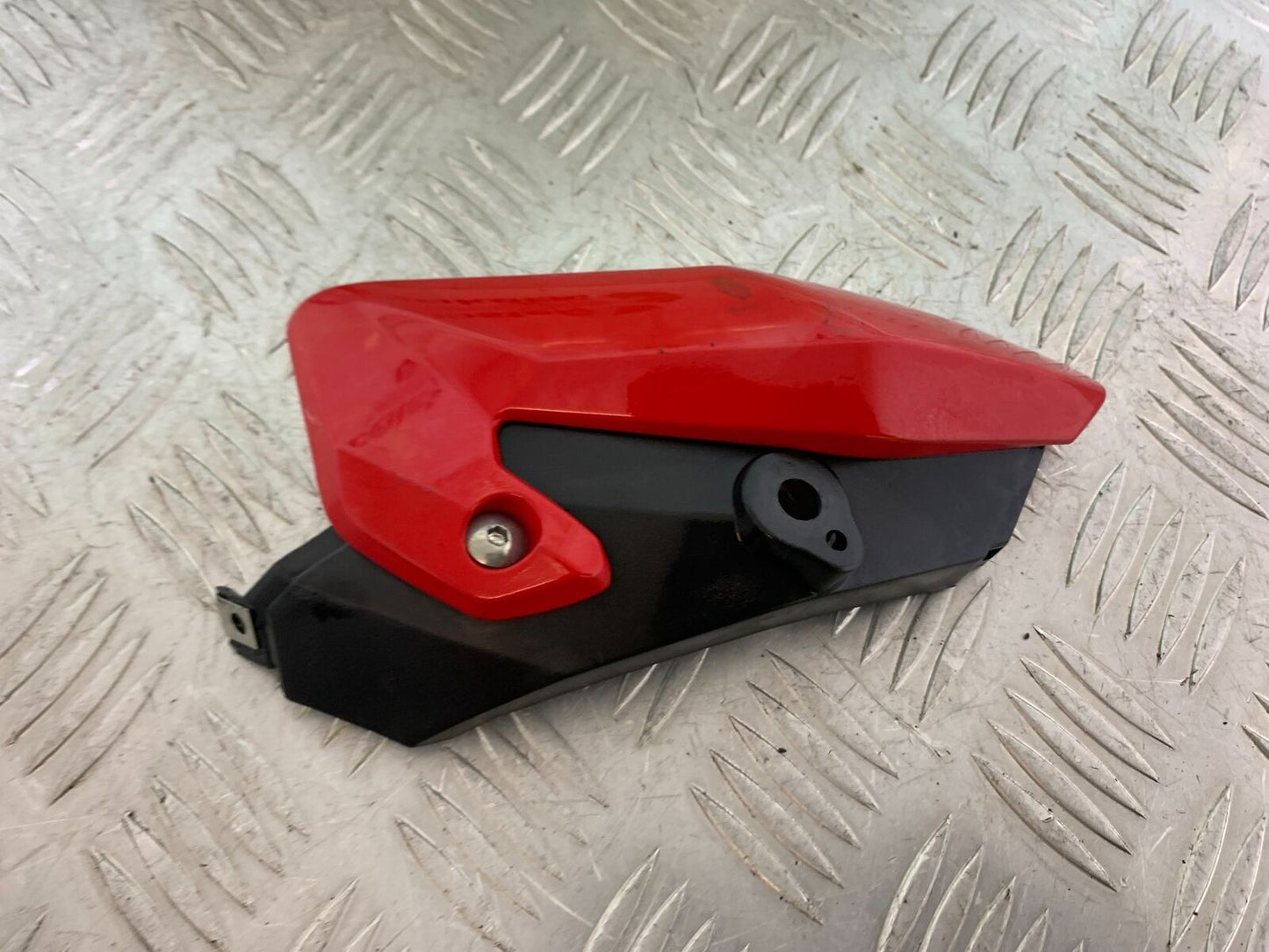 BENELLI BN125 BN 125 RIGHT INDICATOR PANEL    YEAR 2018-2021 (CMB1080)