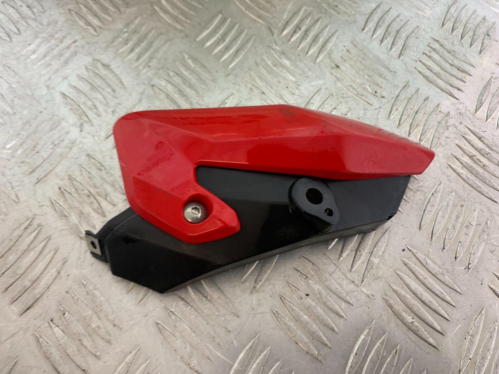 BENELLI BN125 BN 125 RIGHT INDICATOR PANEL    YEAR 2018-2021 (CMB1080)