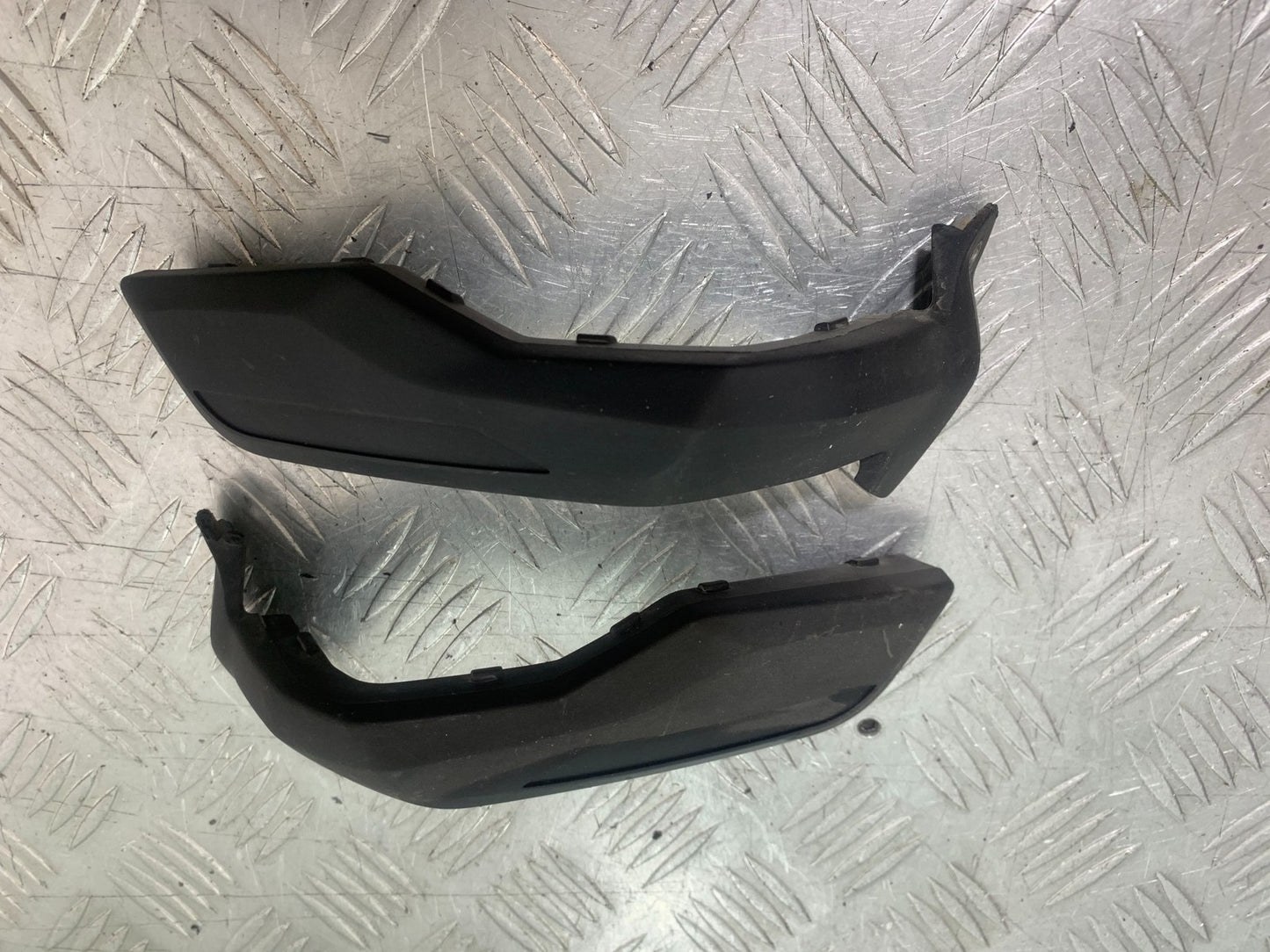 BMW R1200 R 1200 GS SPARK PLUG COVERS X 4 YEAR 2013-2016 (CMB1257)
