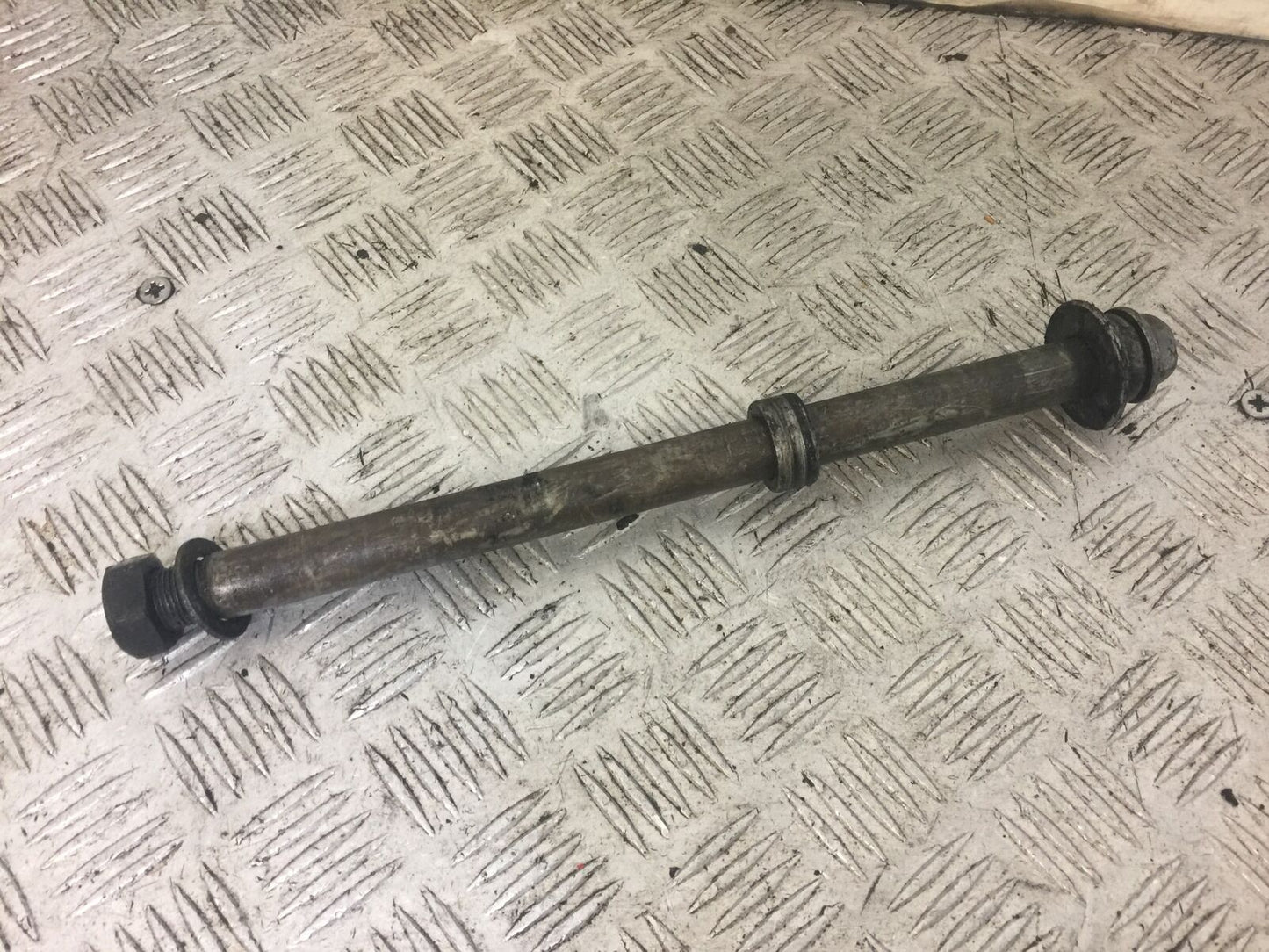HONDA CB600 CB 600 F-8 HORNET REAR WHEEL SPINDLE   2010 (STOCK 669)