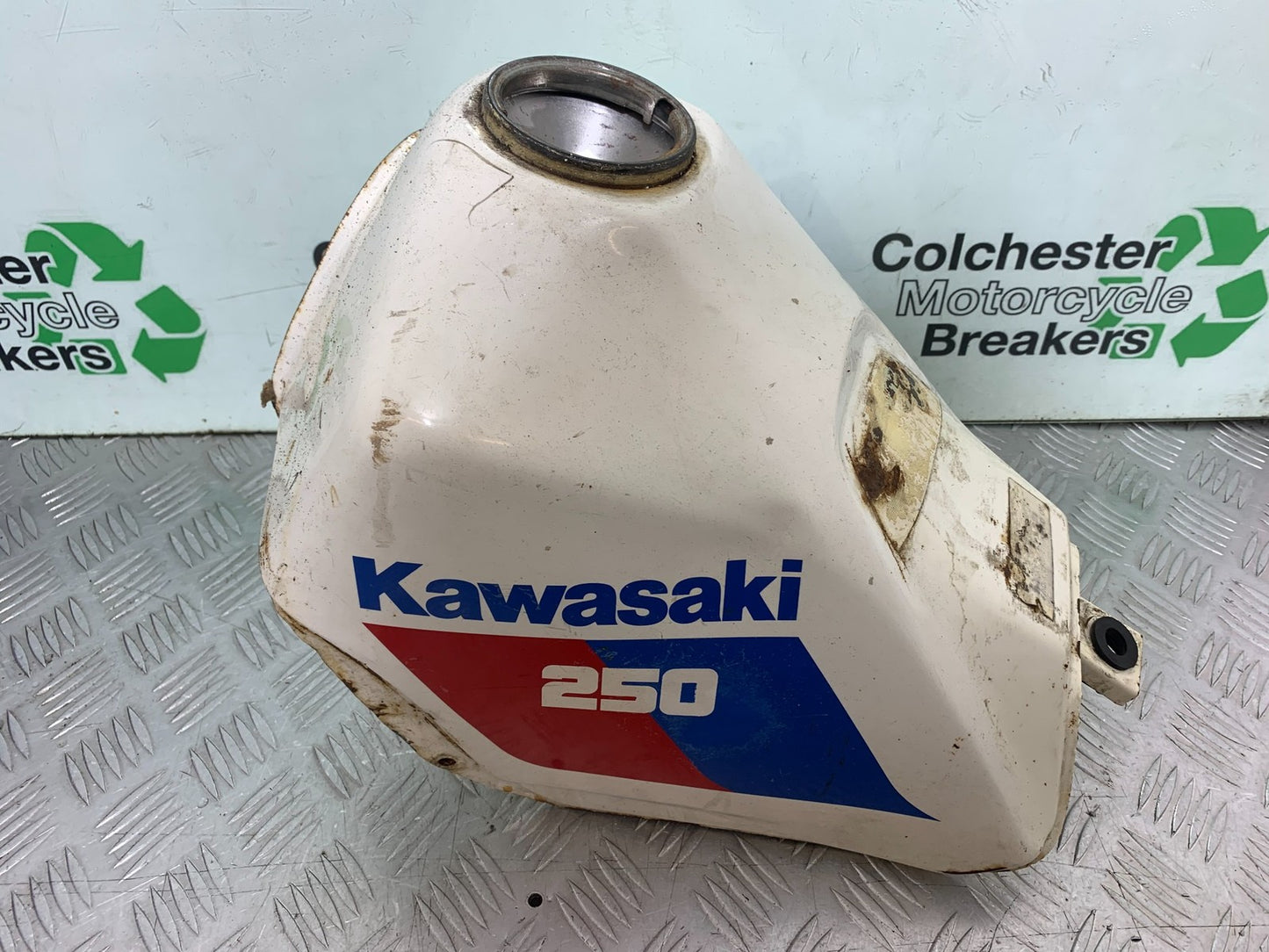 KAWASAKI KLR250 KLR 250 PETROL TANK YEAR 1984-2001 (CMB1225)