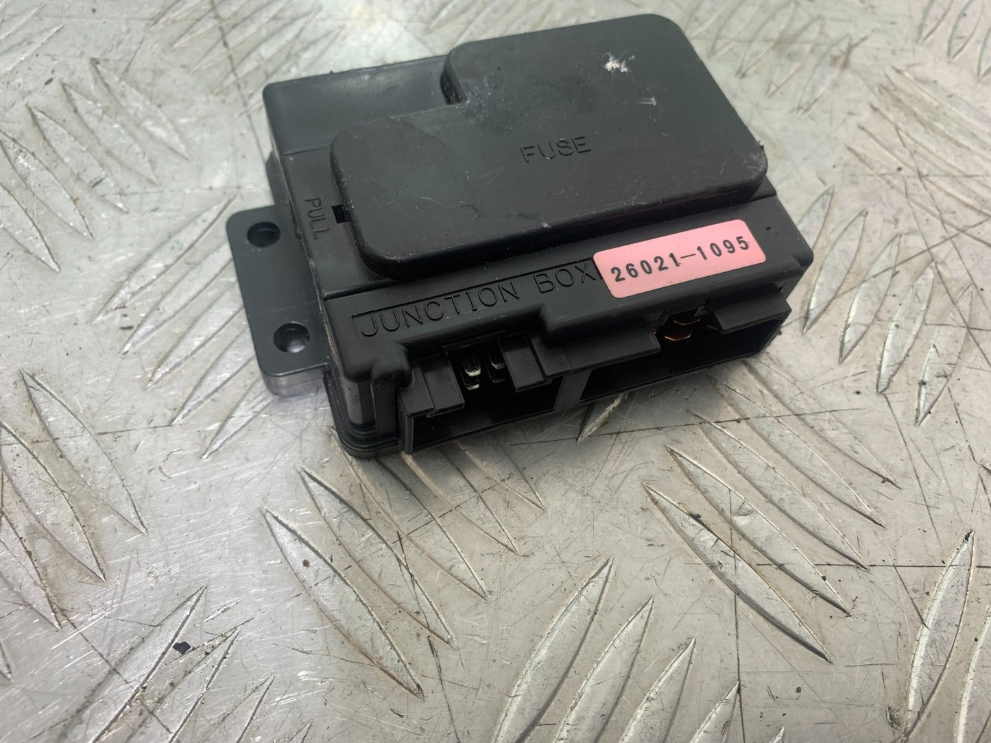 KAWASAKI ZX9R ZX9 E1 FUSE BOX   YEAR 2000-01 (CMB1171)