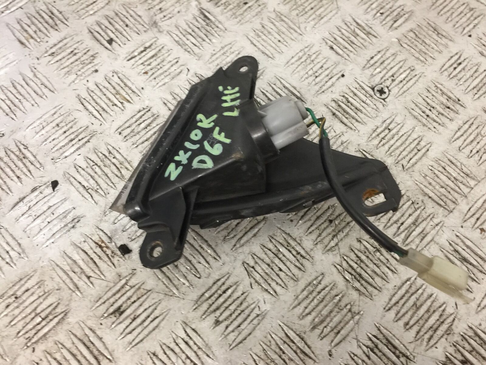 KAWASAKI ZX10R ZX10 R FRONT LEFT INDICATOR  2006-2007 (STOCK 895)