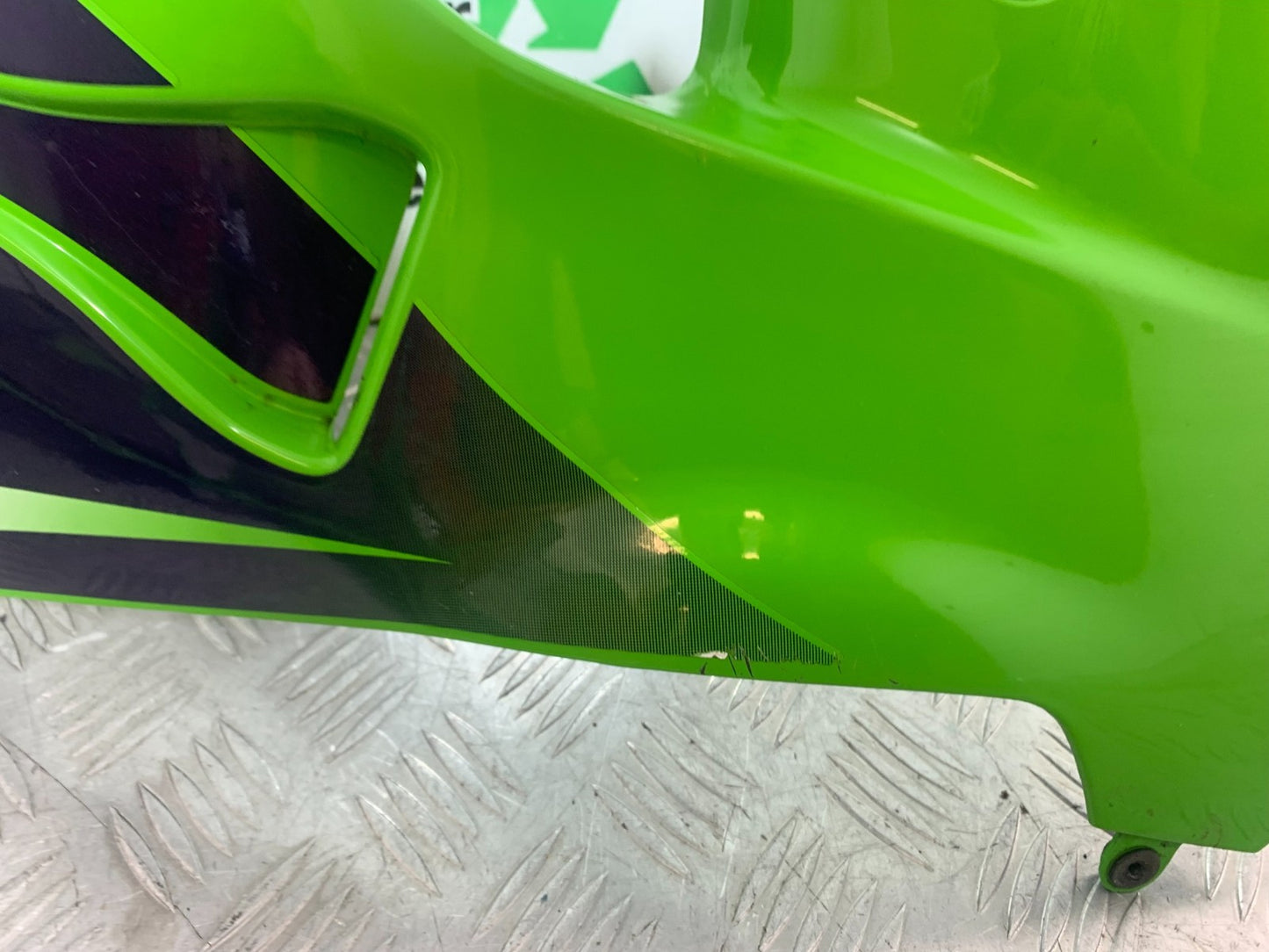 KAWASAKI ZX9R ZX9 E1 LEFT MIDDLE FAIRING PANEL YEAR 2000-01 (CMB1171)