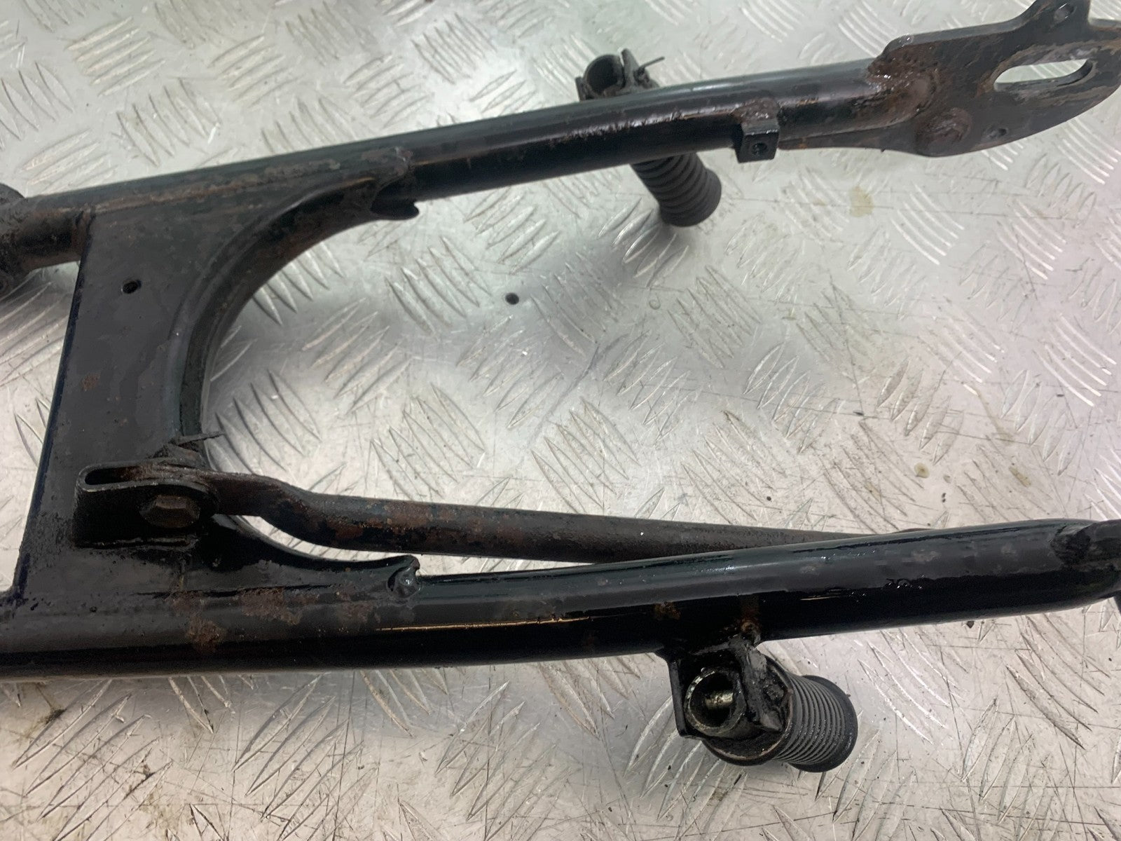 SUZUKI GP100 GP 100 SWINGARM  YEAR 1978-1988 (CMB1259)