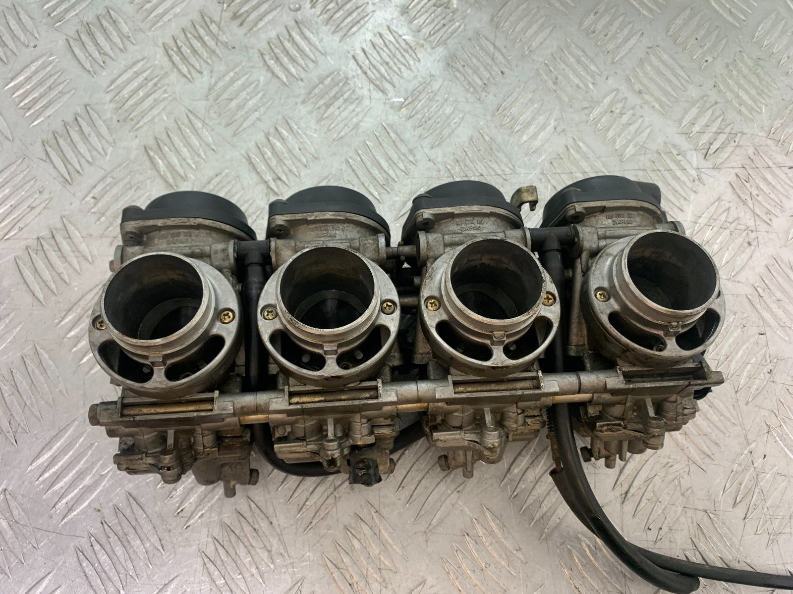YAMAHA YZF R1 4XV CARBS   YEAR 1998-99 (CMB1291)
