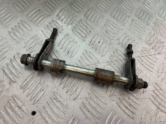 YAMAHA YBR125 YBR 125 REAR WHEEL SPINDLE  YEAR 2010-2017 (CMB1252)