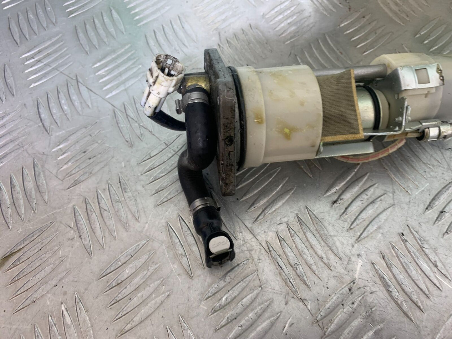 KTM 990 SUPERMOTO T PETROL PUMP YEAR 2010-2011  (CMB1127)