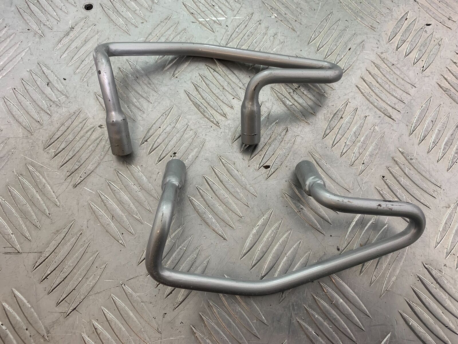 HUSQVARNA TE630 TE 630 GRAB HANDLES   YEAR 2010-11 (CMB1120)