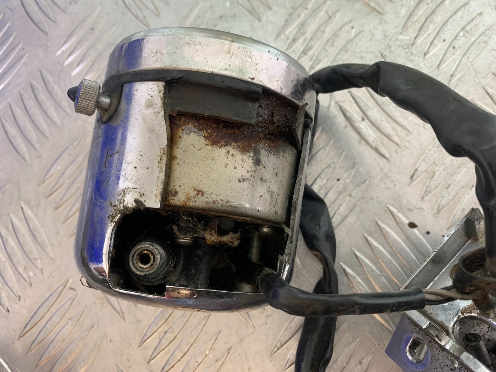 SUZUKI VS1400 VS 1400 INTRUDER  CLOCKS SPEEDO DASH   YEAR 1988 (CMB1077)