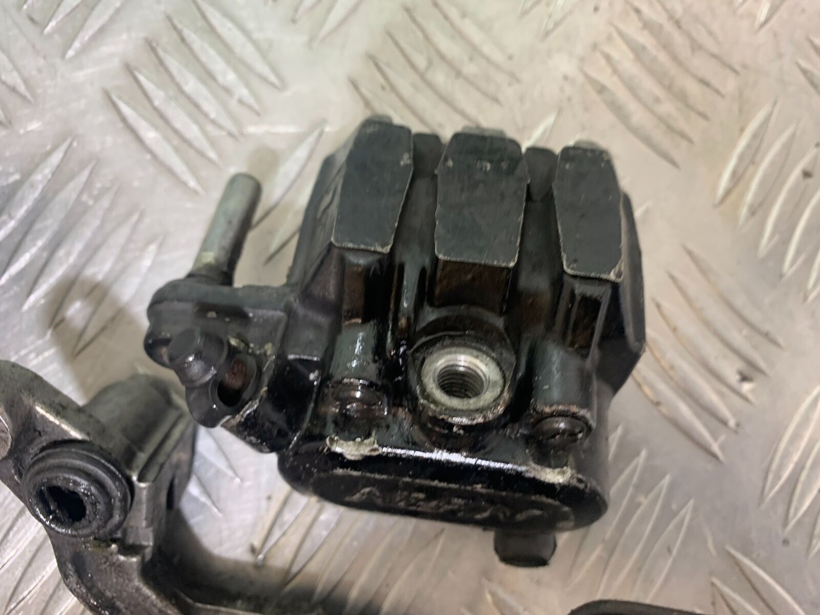 HONDA CBR600 CBR 600 F2 FRONT BRAKE CALIPERS  YEAR 1991-1994(CMB1133)