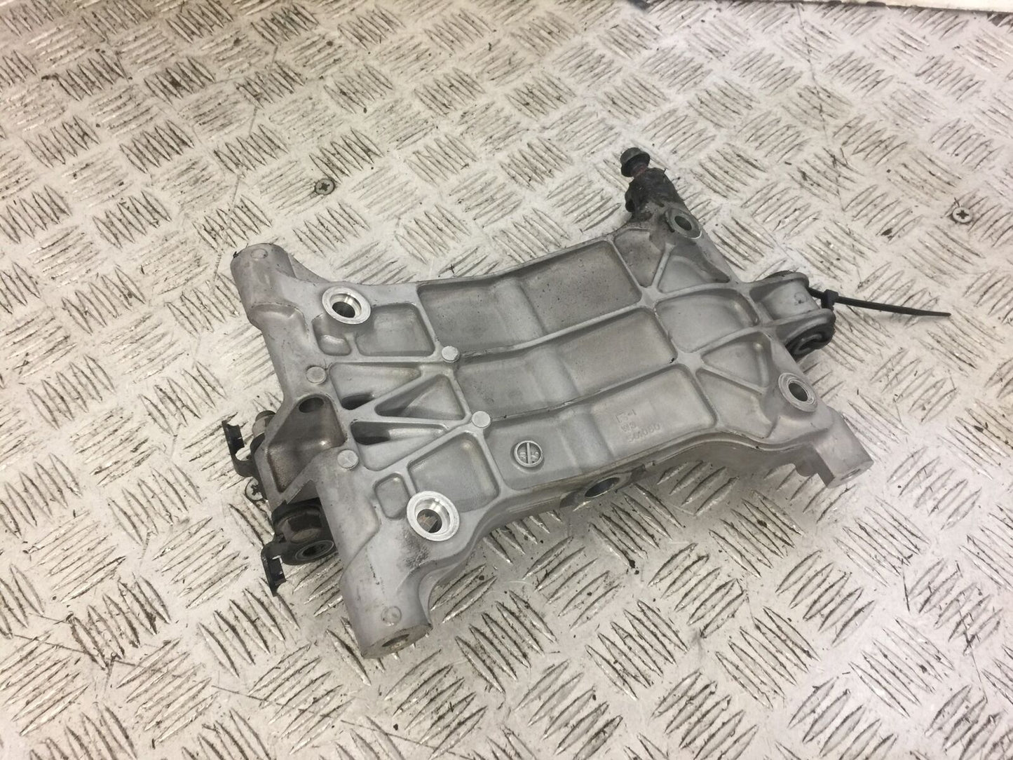 KAWASAKI Z400 Z 400 ENGINE FRAME BRACKET  YEAR 2019  (STOCK 672)