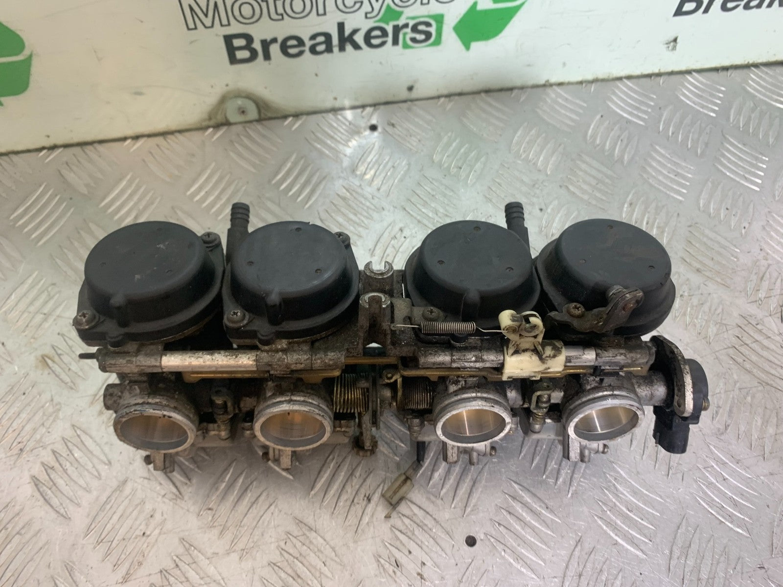 YAMAHA XJ900 XJ 900 DIVERSION CARBS  YEAR 1994-2002 (CMB1292)