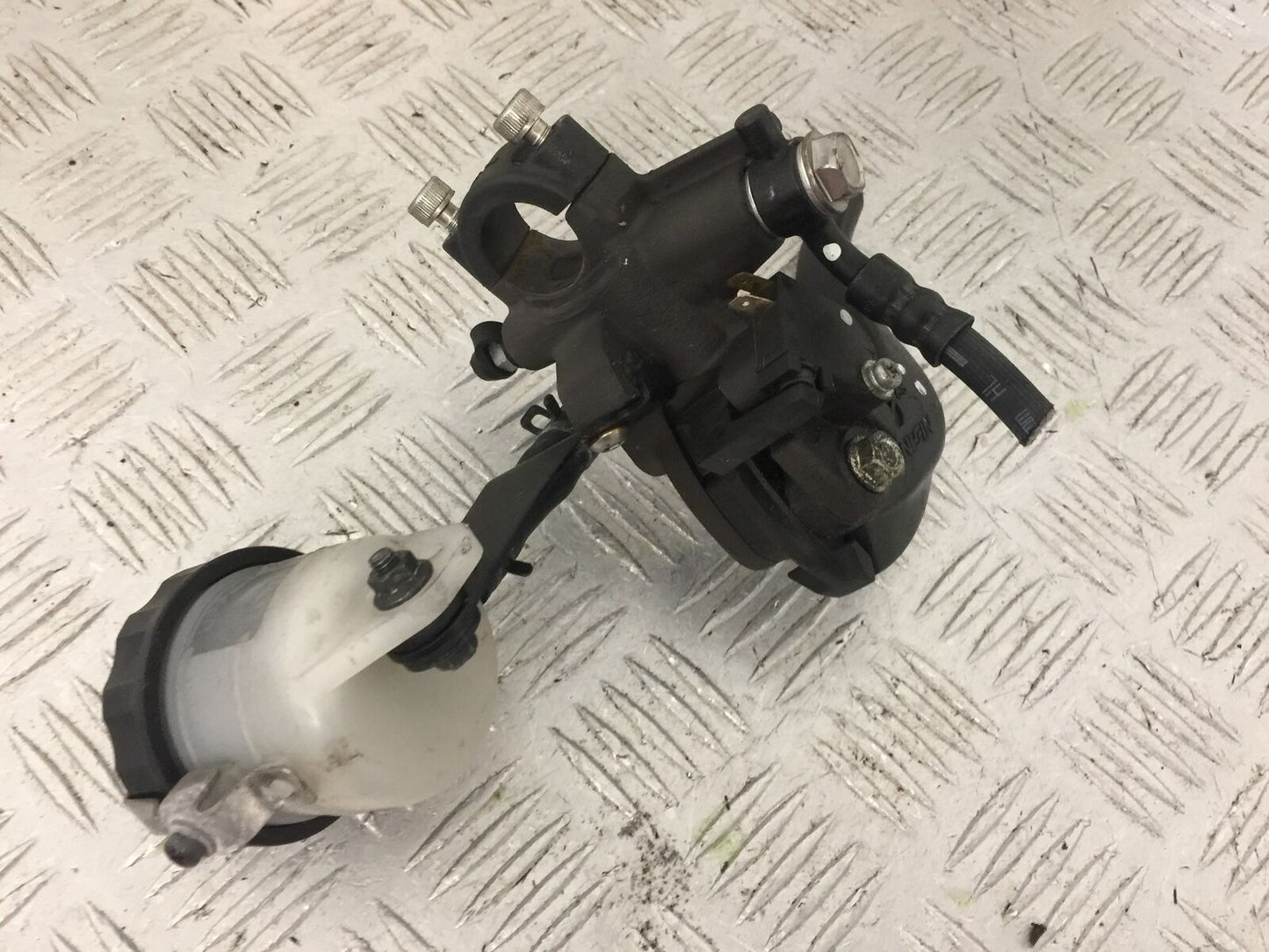 KAWASAKI NINJA 1000 SX Z1000SFRONT BRAKE MASTER CYLINDER  YEAR 2019  (STOCK 830)