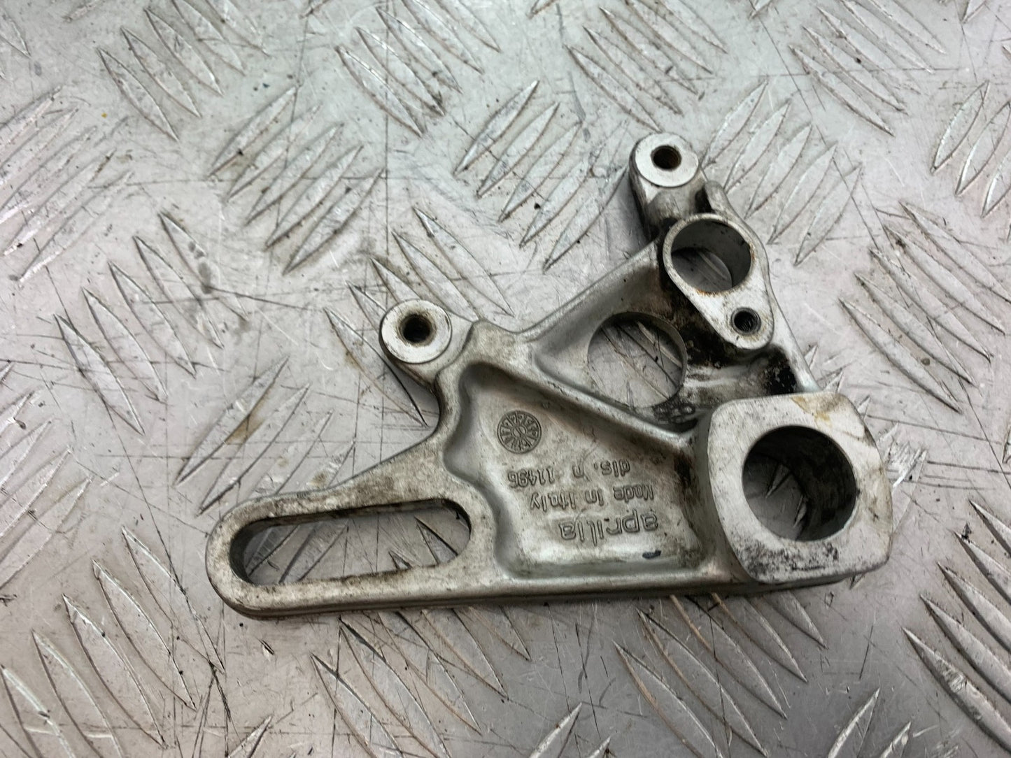 APRILIA RSV1000 RSV 1000 MILLE REAR CALIPER BRACKET  1998- 2003 (CMB1184)