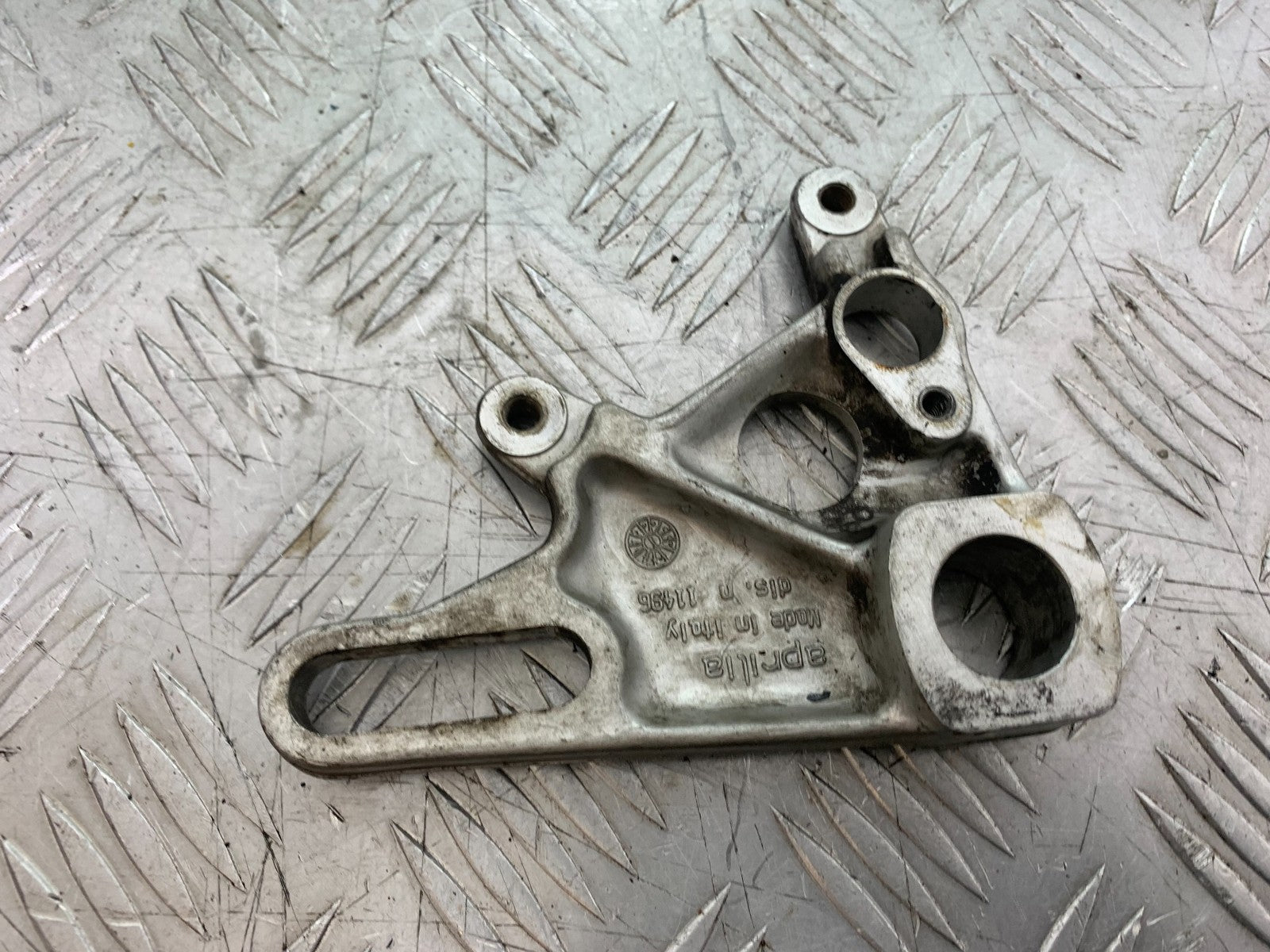 APRILIA RSV1000 RSV 1000 MILLE REAR CALIPER BRACKET  1998- 2003 (CMB1184)