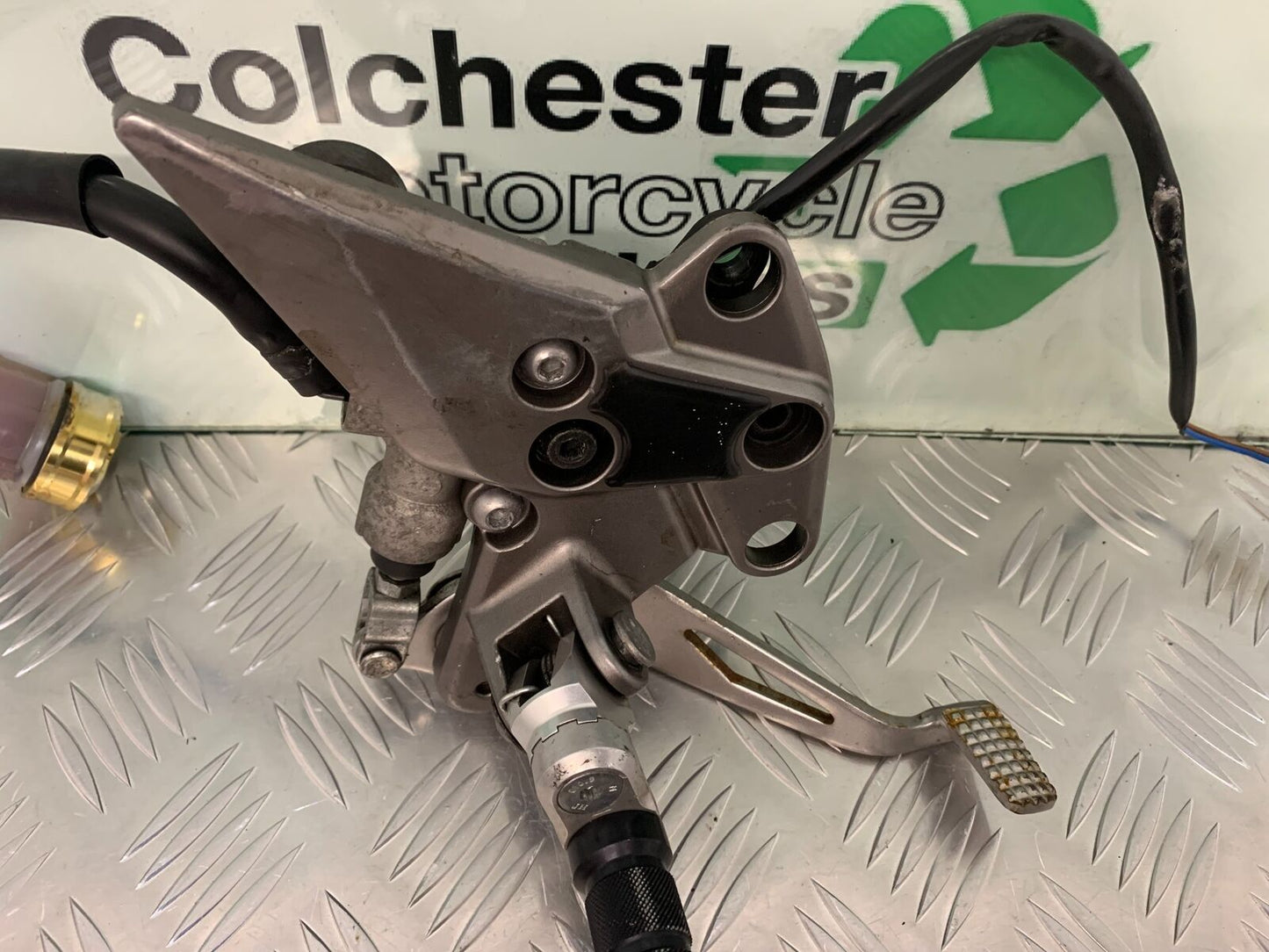 KAWASAKI Z1000 SX FRONT RIGHT HANGER YEAR 2011-16 (STOCK 942)