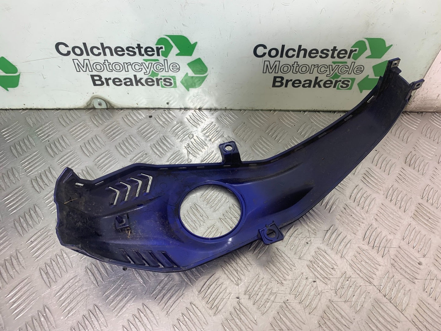 YAMAHA YZF-R125 YZF 125 CENTER TANK PANEL  YEAR 2019-2022 (CMB1263)