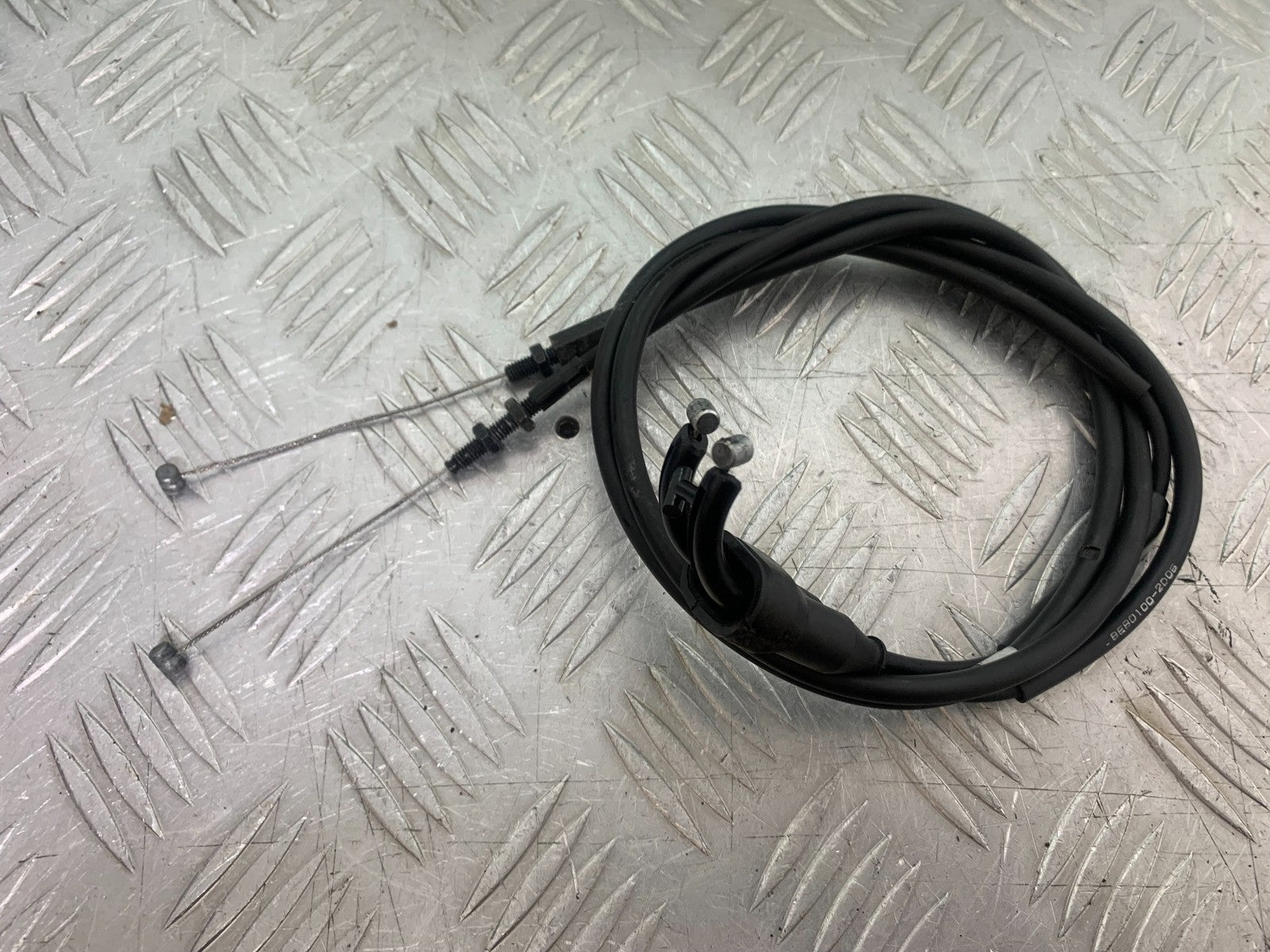 YAMAHA YZF R7 THROTTLE CABLES  YEAR 2022-2025 (CMB1255)