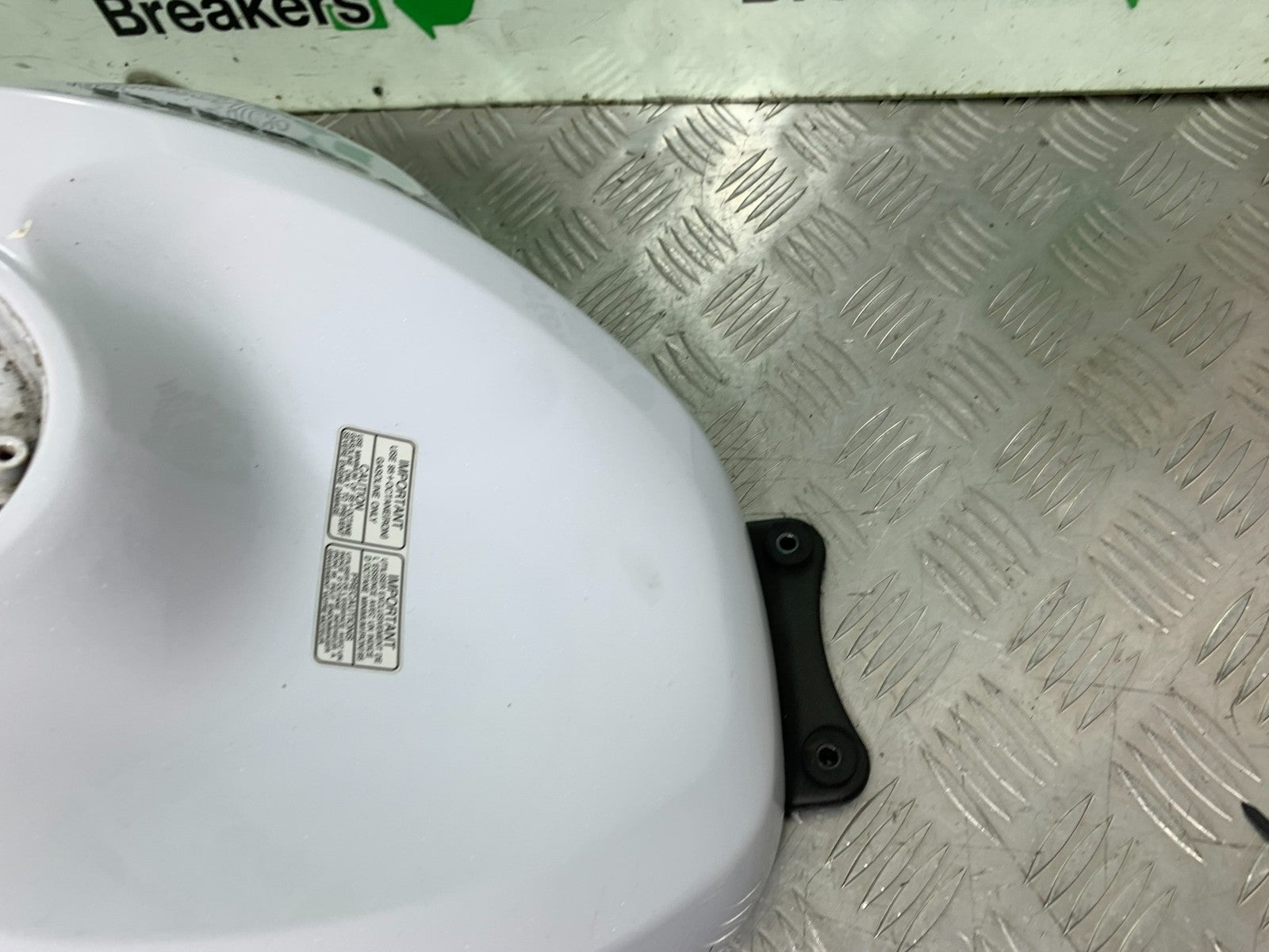KAWASAKI ZX10R ZX10 R PETROL TANK  2008-2010 (CMB1301)