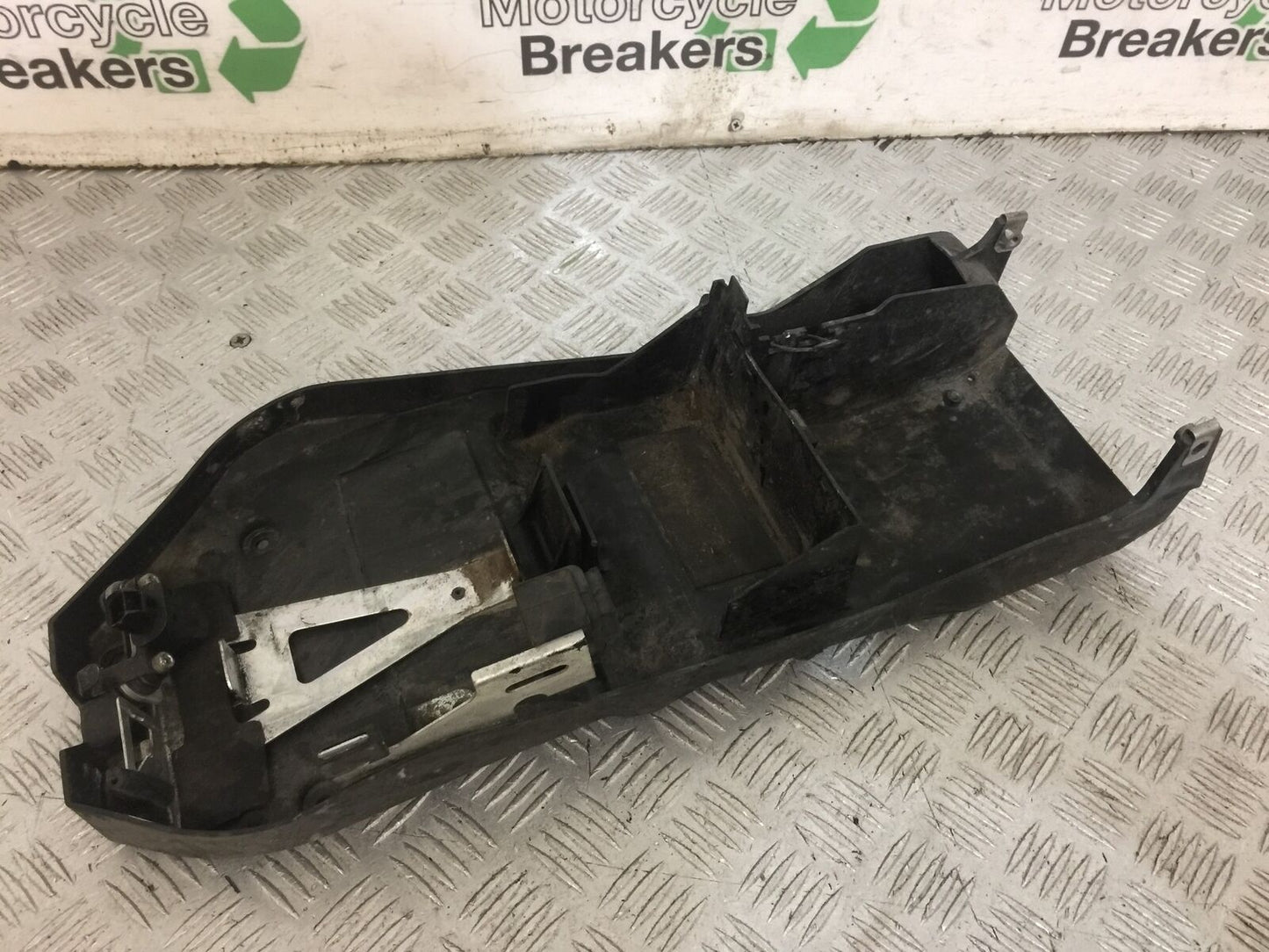 KAWASAKI Z1000 UNDERTRAY YEAR 2007-2009  (STOCK 822)