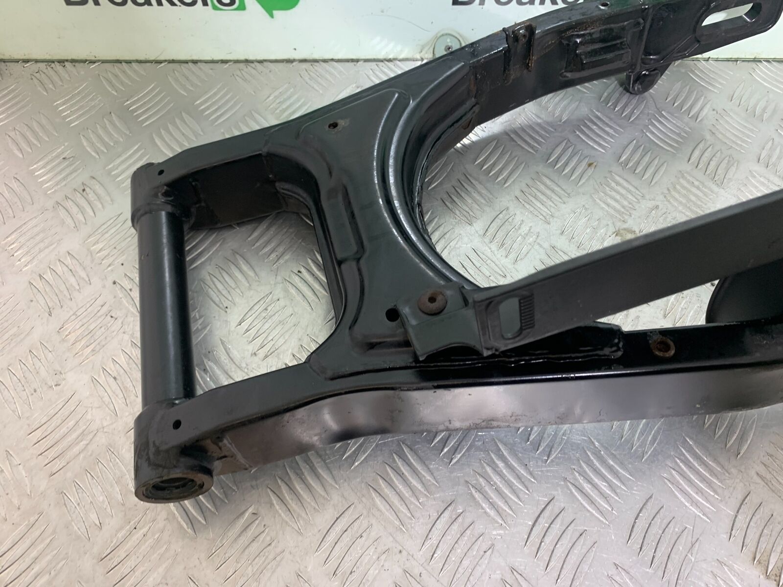 TRIUMPH THUNDERBIRD 1600 SWINGARM   YEAR 2011 (CMB1107)
