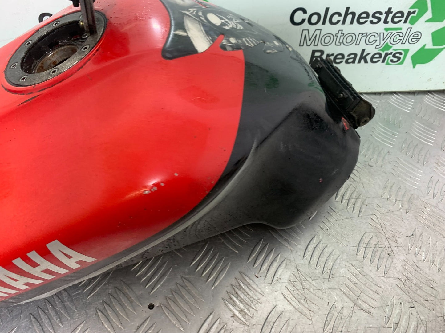 YAMAHA FZS600 FAZER 600 PETROL TANK   YEAR 1998-2001 (CMB1267)