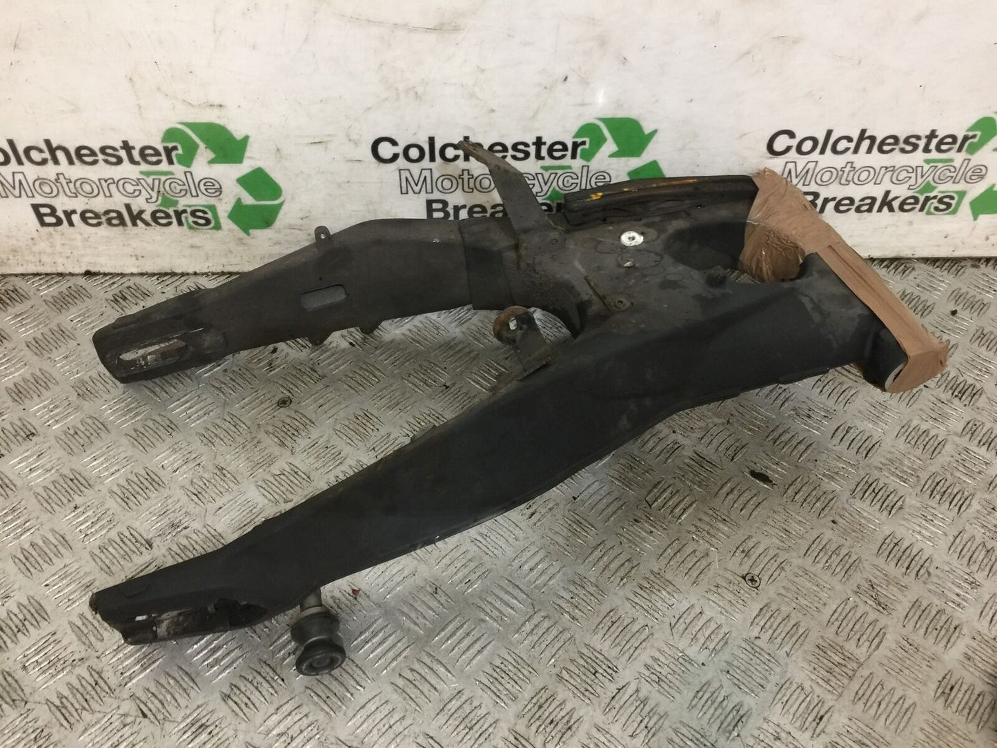 TRIUMPH 675 STREET TRIPLE SWINGARM  YEAR 2016 (STOCK 812)