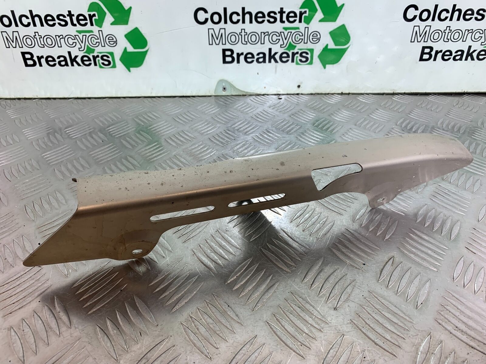 KAWASAKI ZR 750 ZEPHYR CHAIN GUARD YEAR 1991-95 (CMB1008)