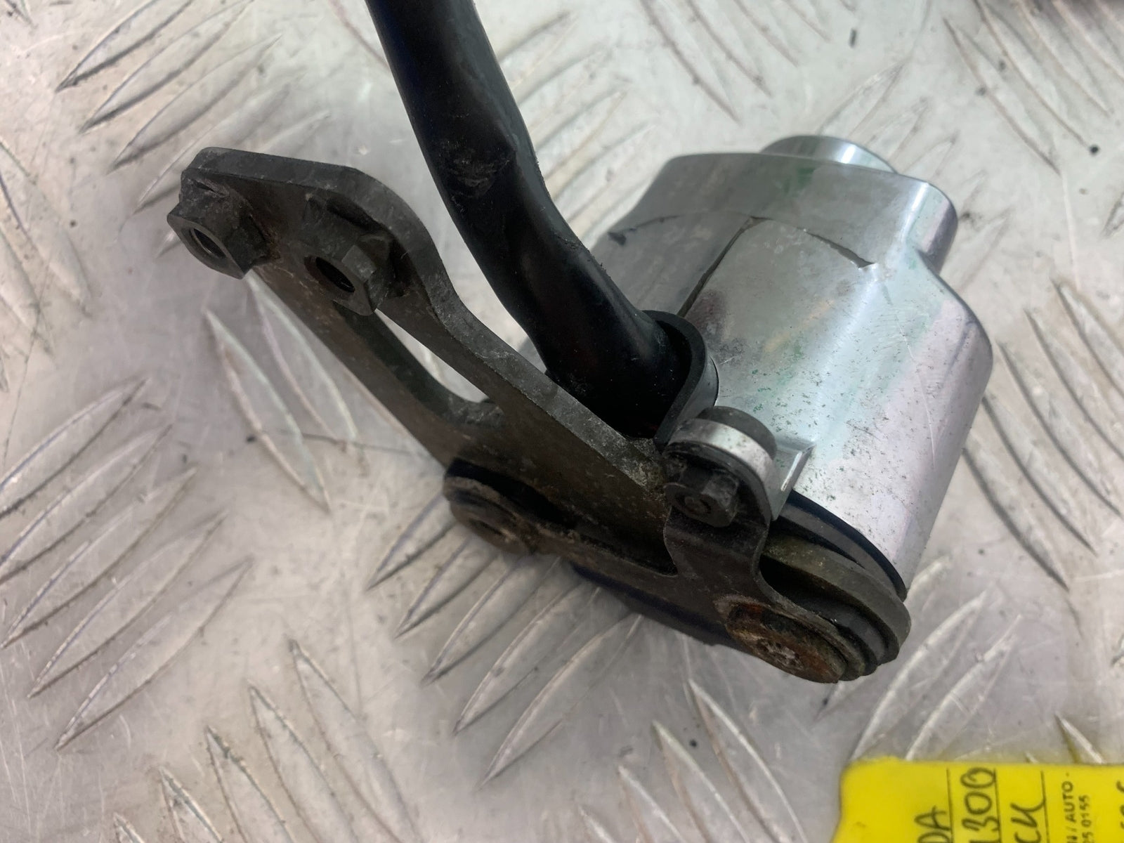 HONDA VTX1300 S-6  LOCKS AND KEY  YEAR 2004-09 (CMB1159)
