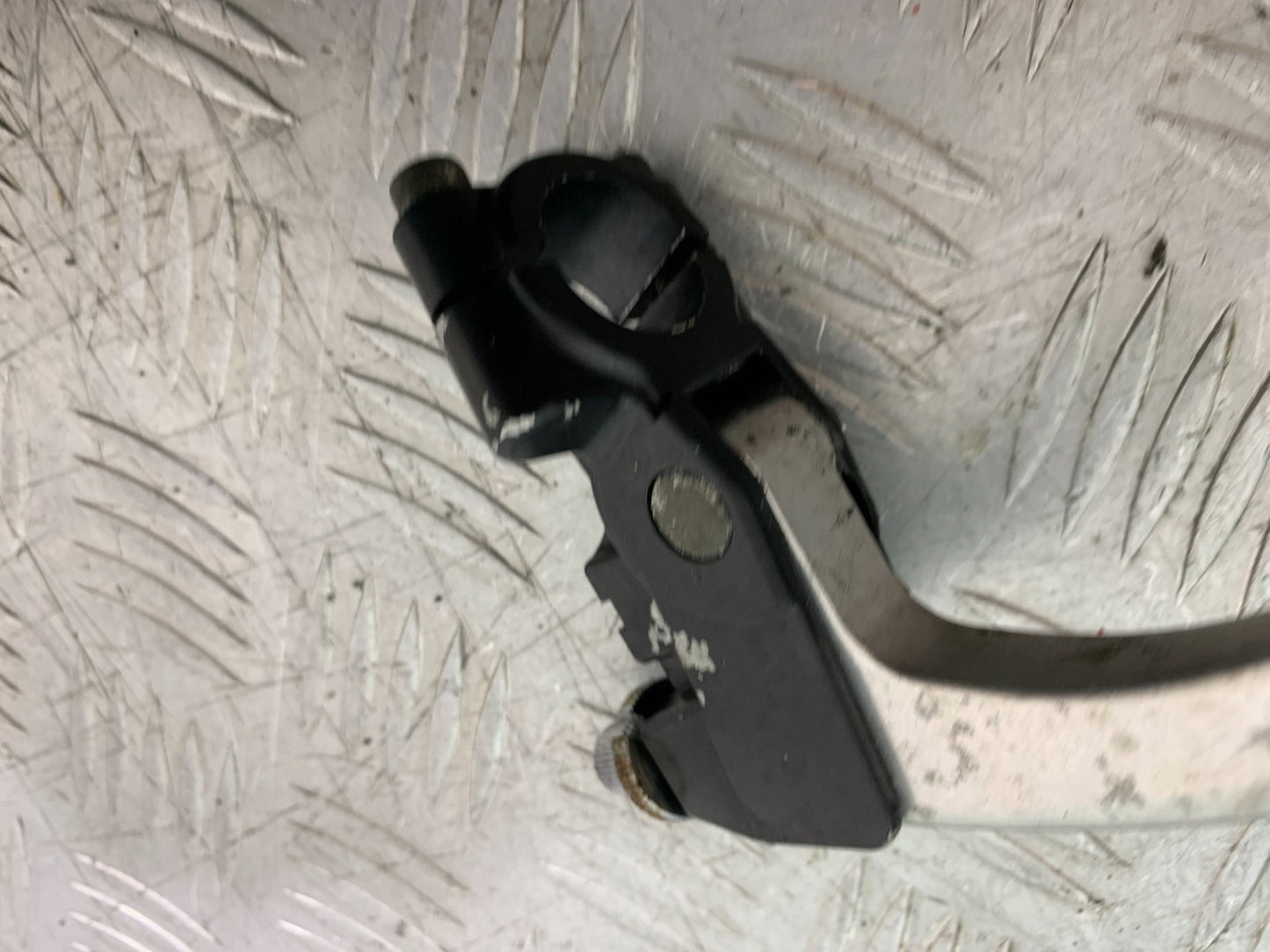 TRIUMPH 955I SPRINT RS CLUTCH LEVER AND BRACKET  YEAR 1999-03 (CMB1313)