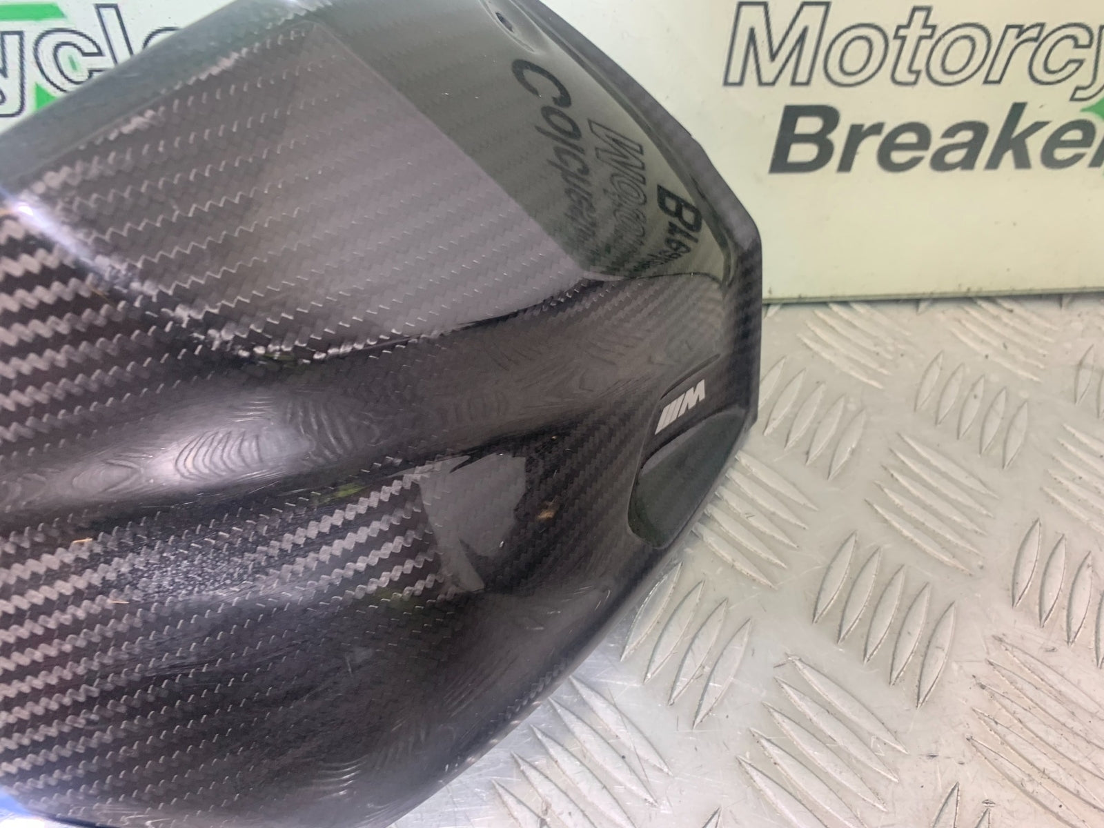 BMW M1000 R RIGHT CARBON TANK PANEL (DAMAGED) YEAR 2023-2024 (CMB1140)