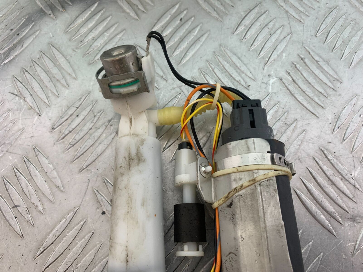 HARLEY DAVIDSON XL883 N IROD PETROL PUMP YEAR 2020  (CMB1116)