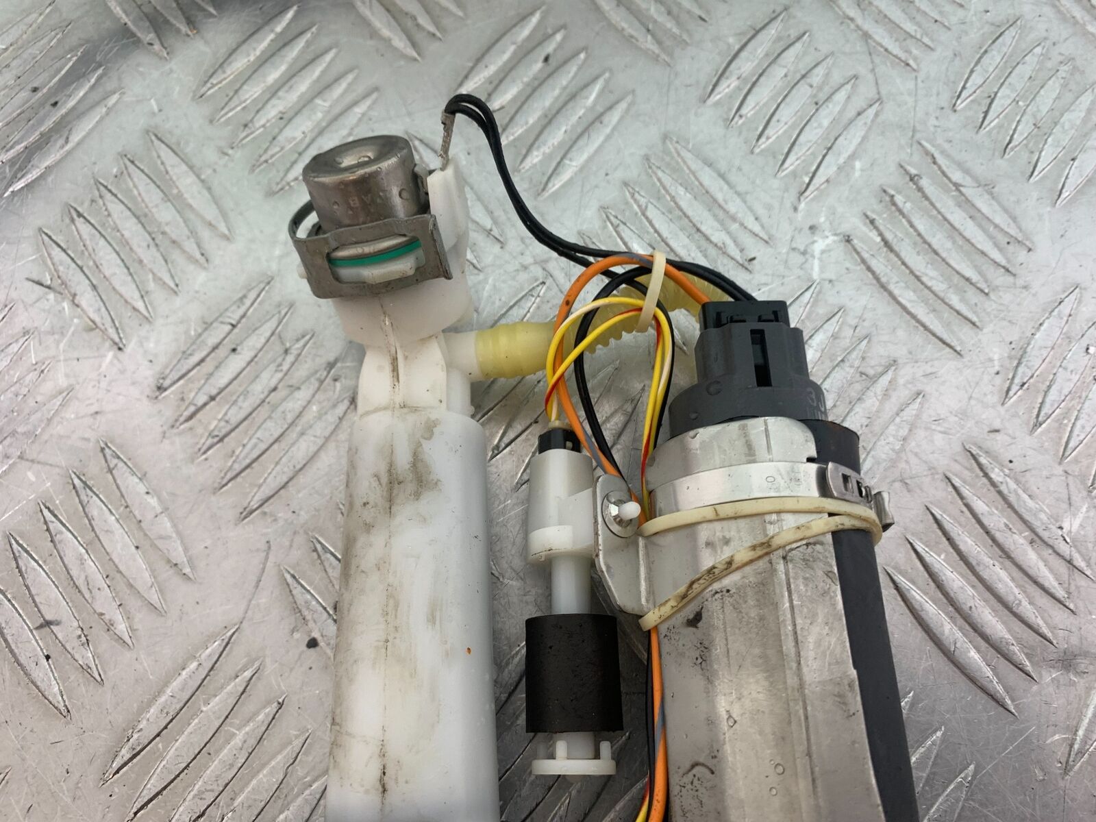 HARLEY DAVIDSON XL883 N IROD PETROL PUMP YEAR 2020  (CMB1116)