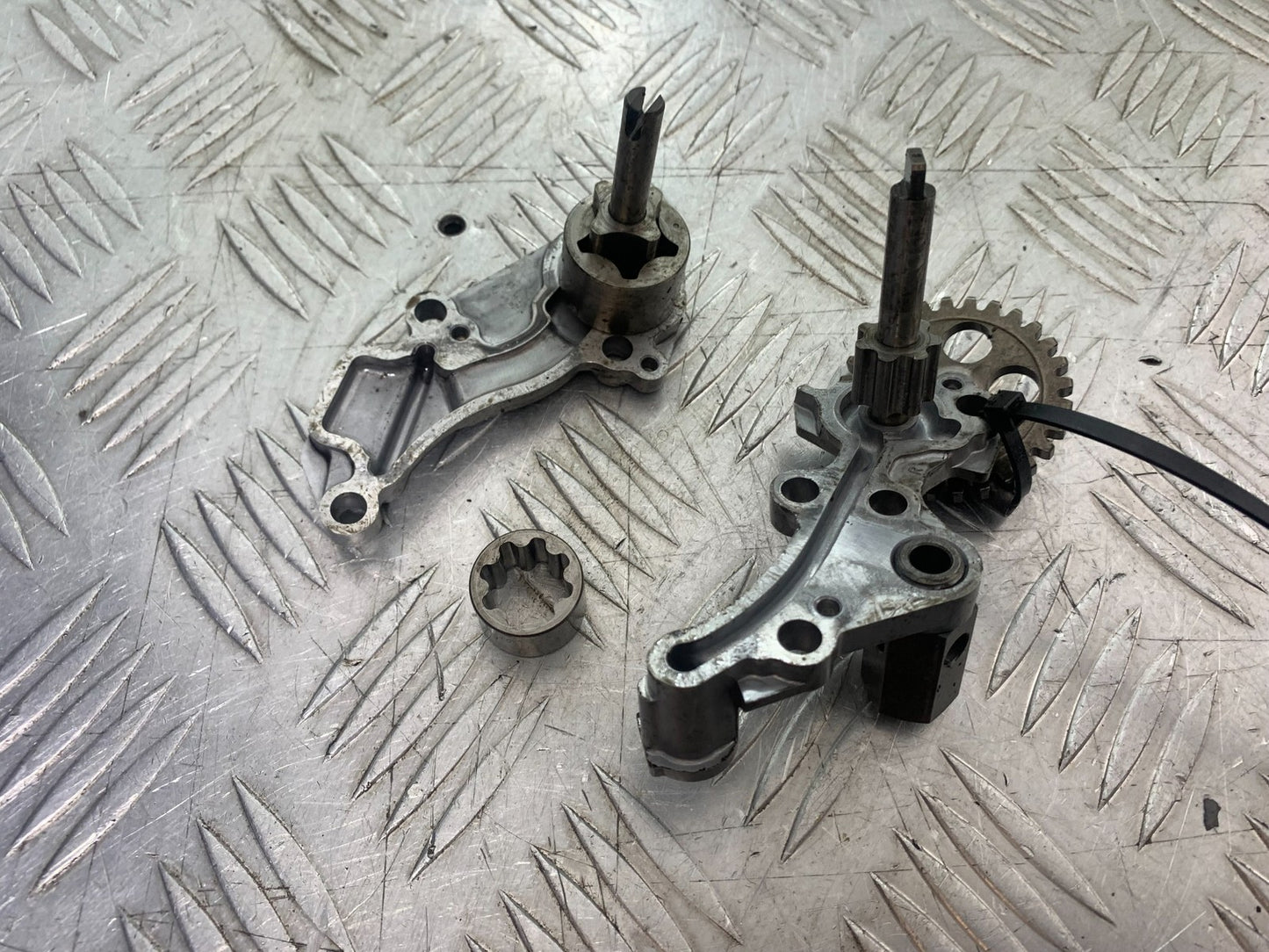 KAWASAKI KXF450 KXF 450 OIL PUMP YEAR 2009-2015 CMB1217)