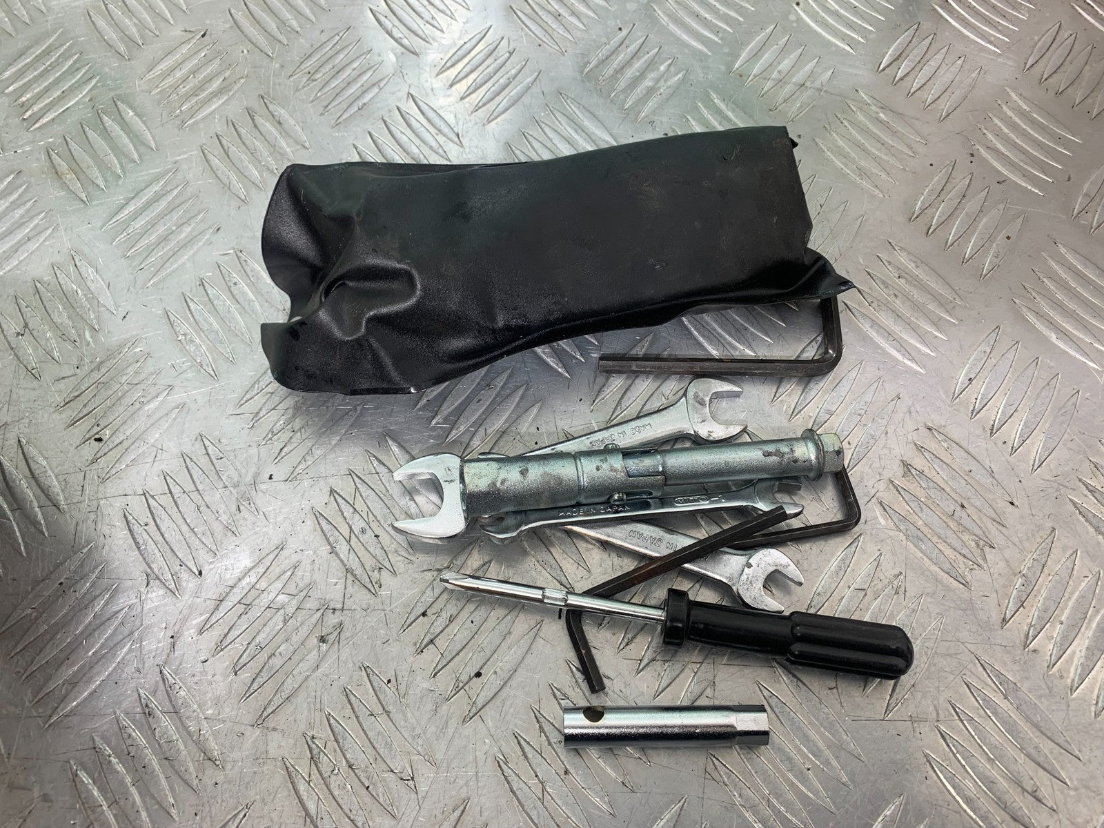 KAWASAKI GTR1400 GTR 1400 TOOL KIT  YEAR 2007-2009 (CMB1306)