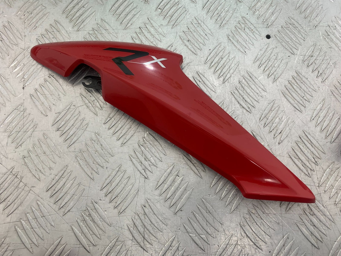 TRIUMPH 675 STREET TRIPLE RX LEFT FAIRING PANEL  2015- 2017 (CMB1299)
