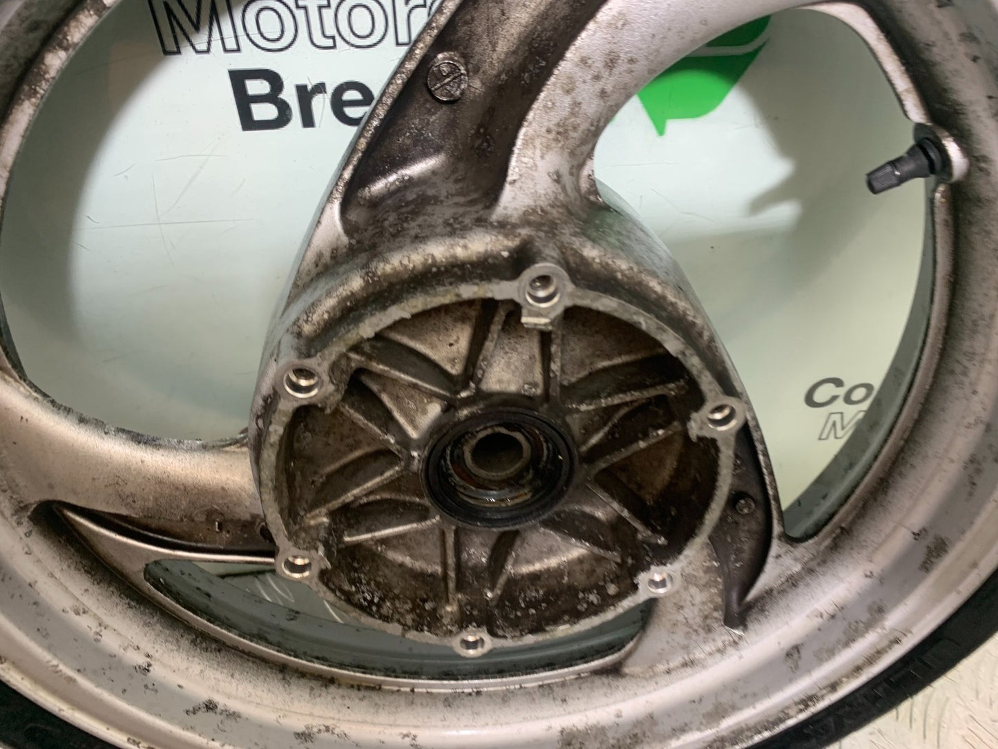 HONDA NT650 V DEAUVILLE FRONT WHEEL  YEAR 1999 (CMB1268)