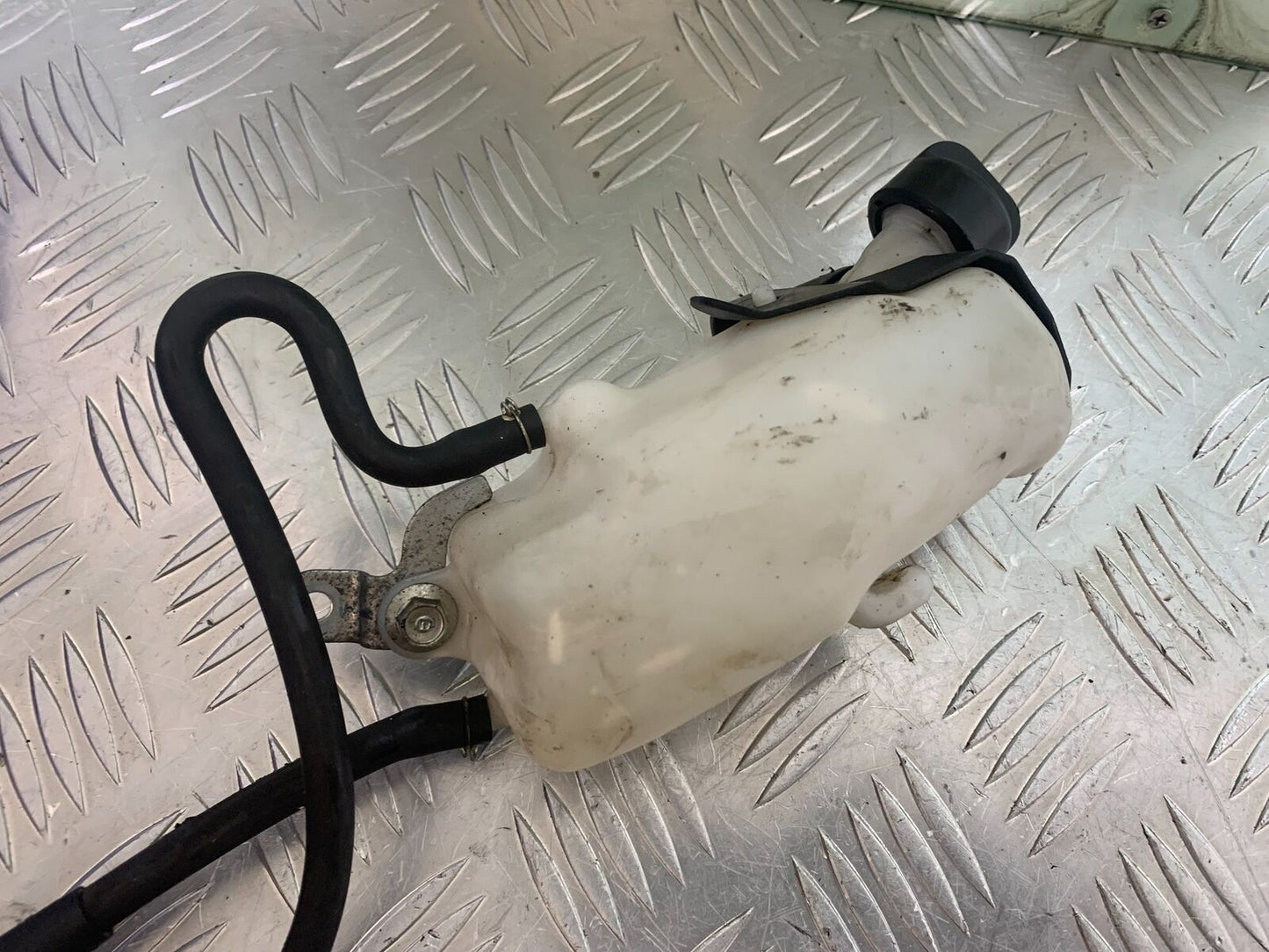 HONDA CB650 F CB 650 FA-H COOLANT BOTTLE   YEAR 2017- 2019 (CMB1087)