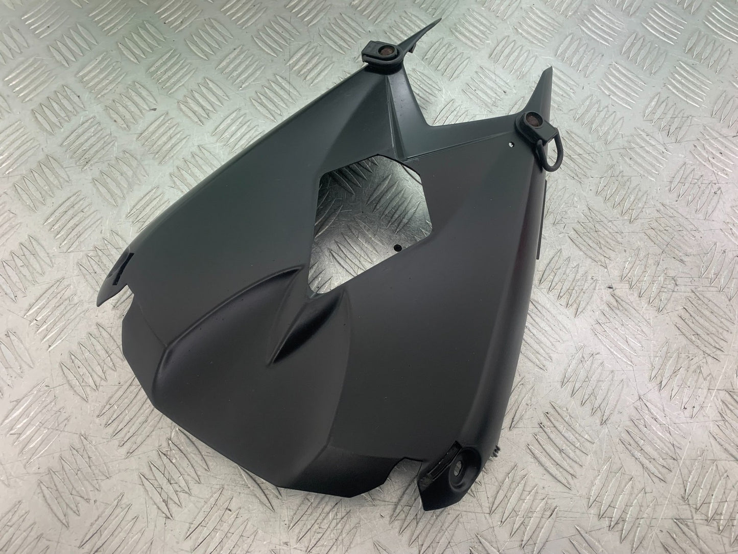 TRIUMPH 675 STREET TRIPLE RX UNDERTRAY   2015- 2017 (CMB1299)