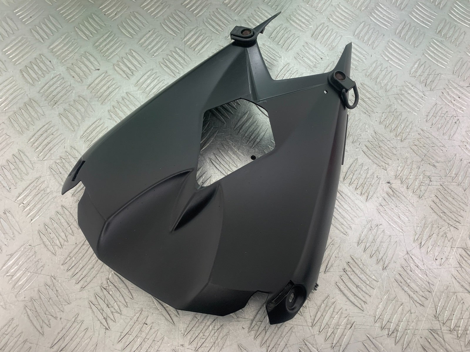 TRIUMPH 675 STREET TRIPLE RX UNDERTRAY   2015- 2017 (CMB1299)