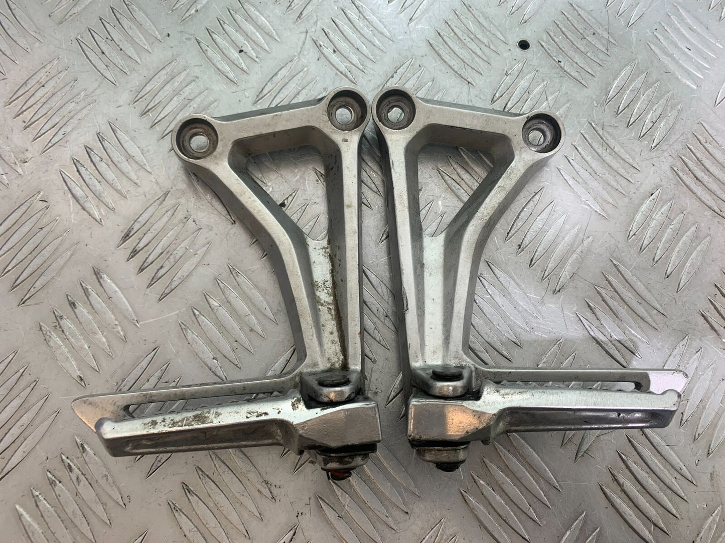 HONDA CB650 F CB 650 FA-H REAR HANGERS AND PEGS   YEAR 2017- 2019 (CMB1087)