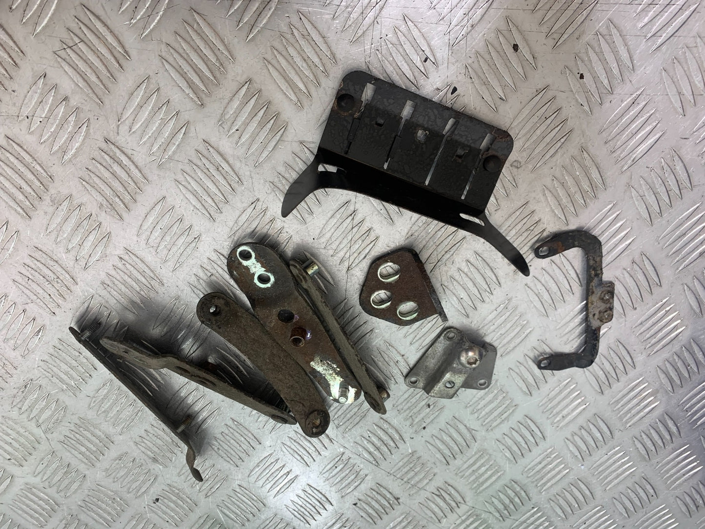 HARLEY DAVIDSON FXS BLACKLINE 1585 BRACKETS   YEAR 2012 (CMB1147)