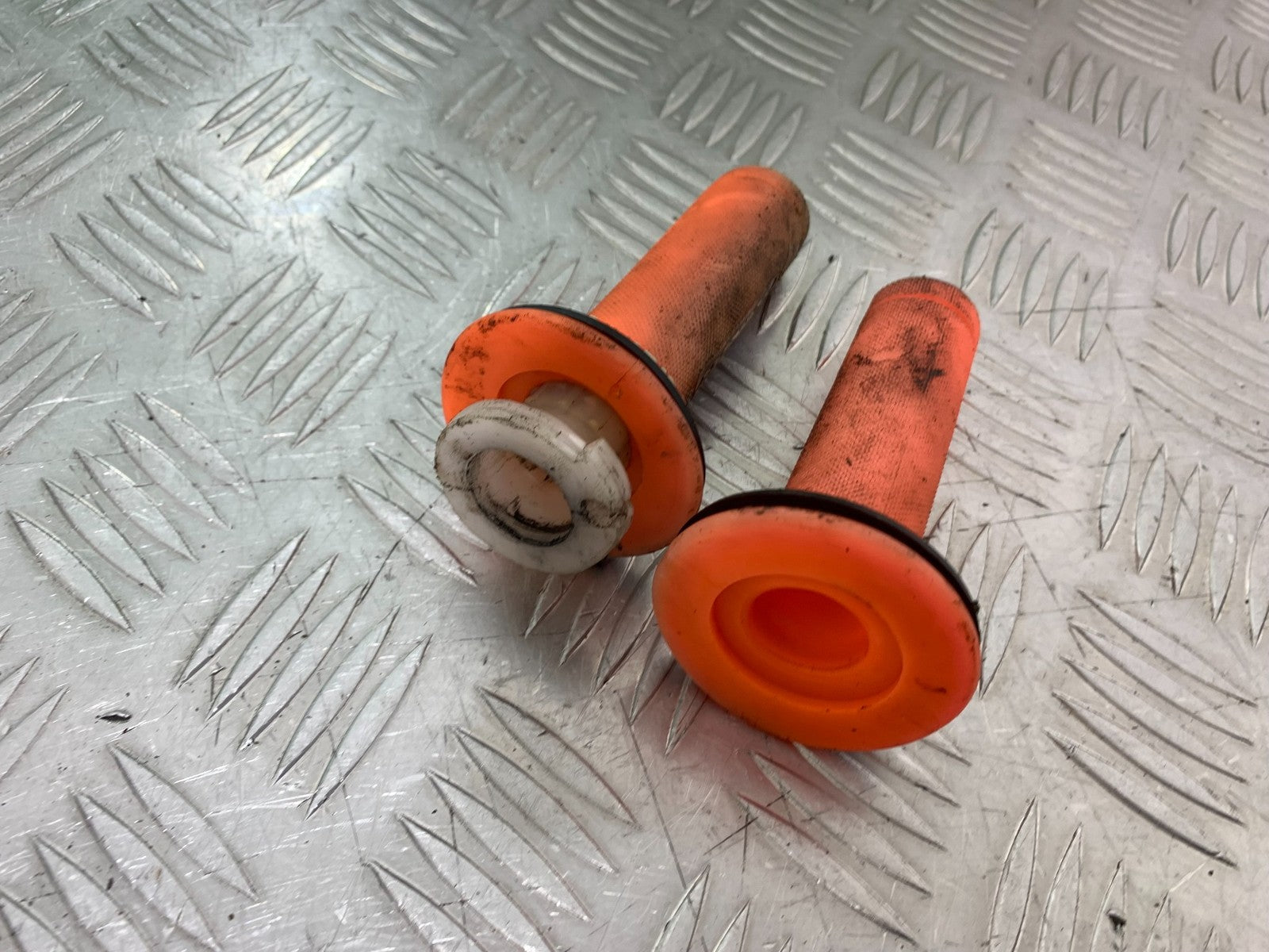 QINGQI QM125 GY-2B THROTTLE TWIST GRIP  YEAR 2016 (CMB1228)