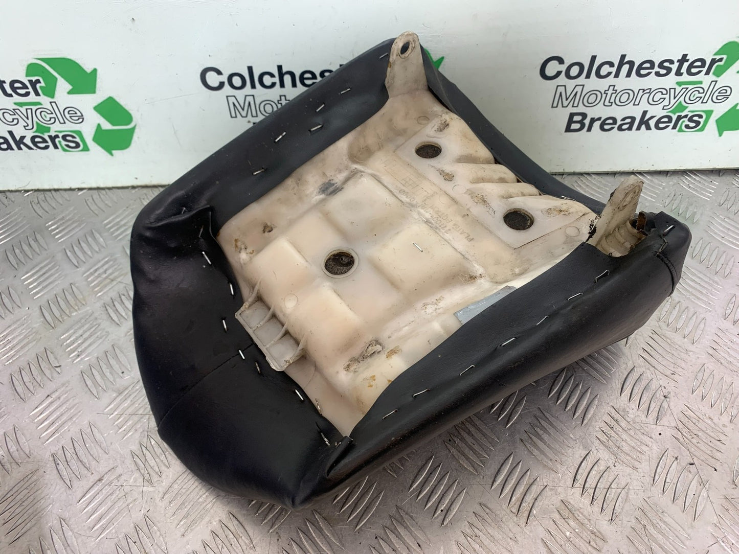 HONDA GL500 GL 500 SILVERWING FRONT SEAT  YEAR 1981-82  (CMB1168)