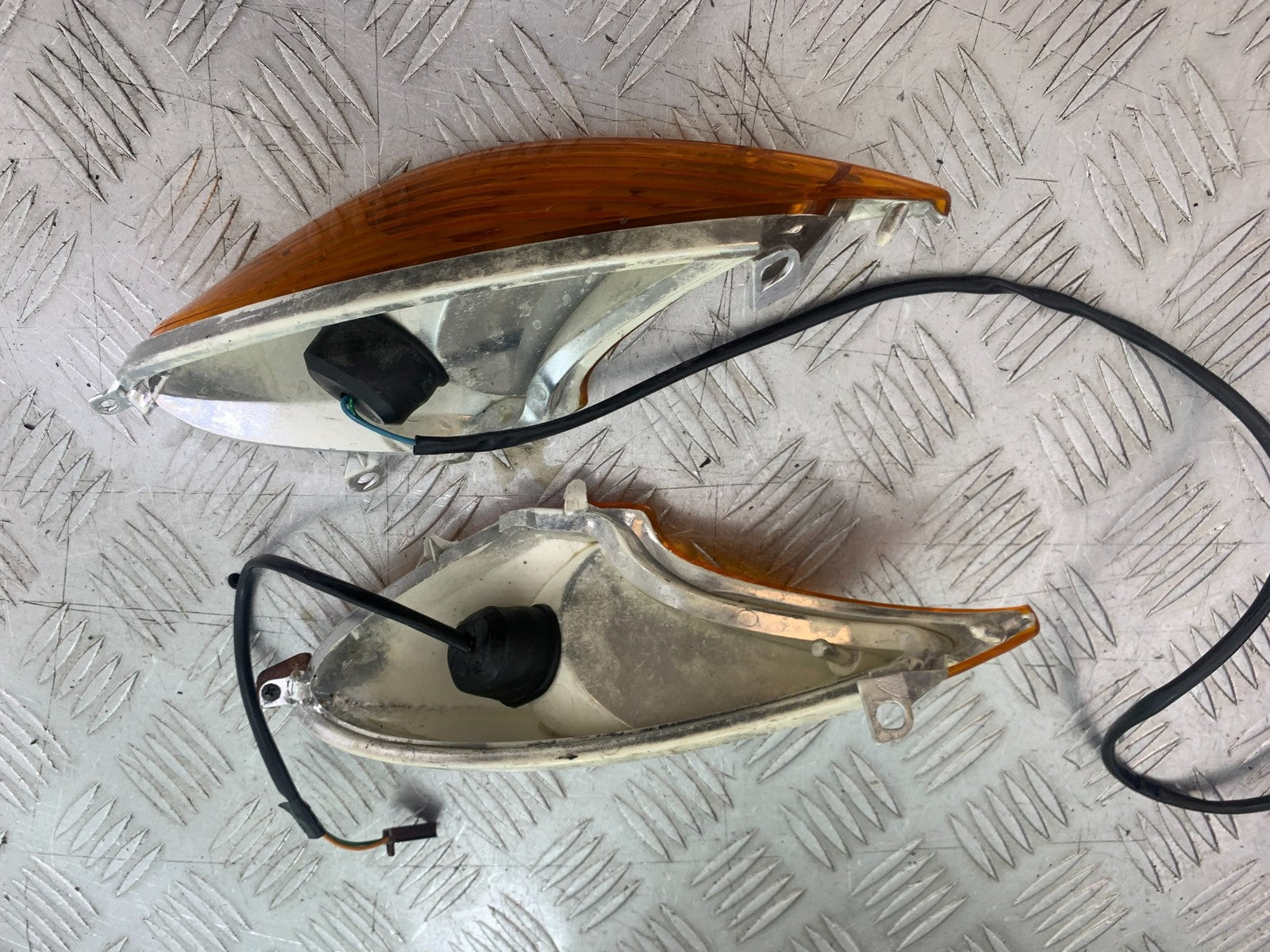 HONDA XL125 VARADERO REAR INDICATORS  YEAR 2001-2006  (CMB1210)